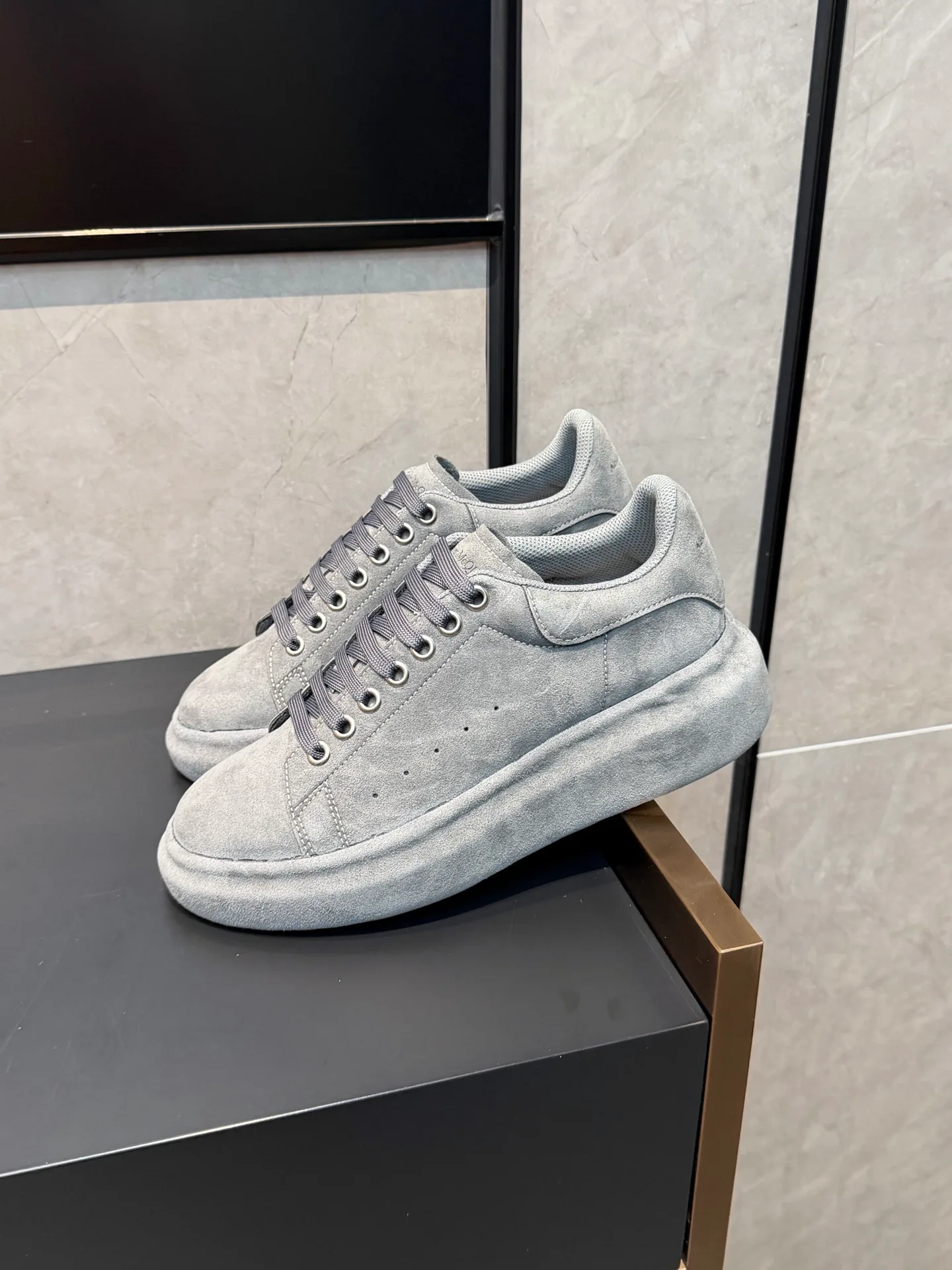 Кроссовки Женские Alexander Mcqueen 18363905