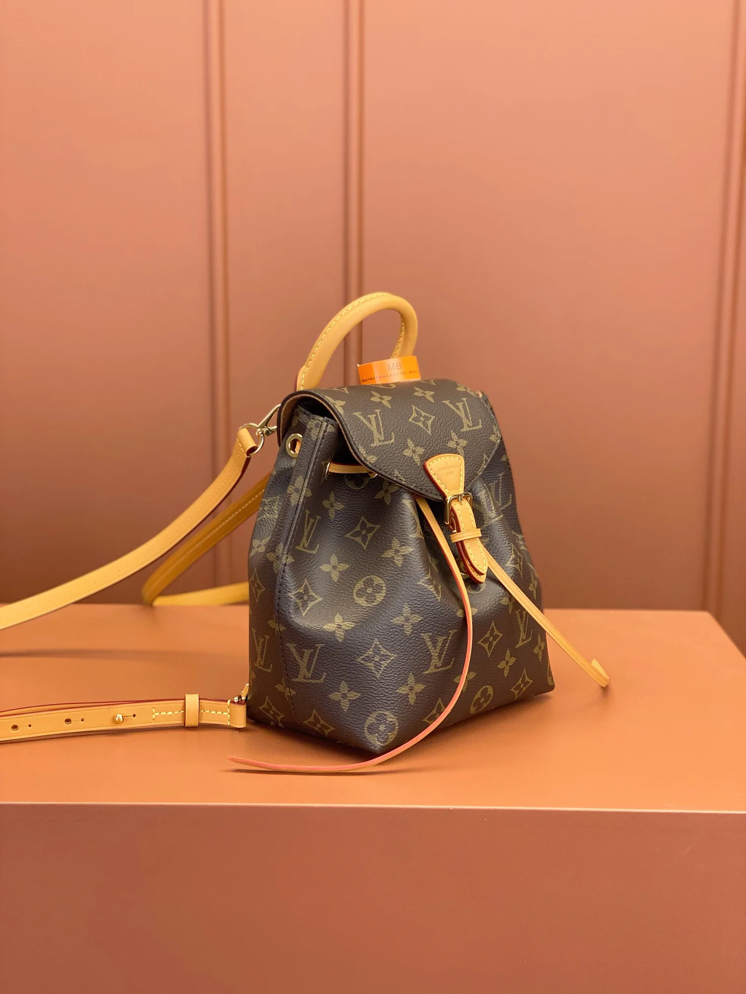 Рюкзаки Женские Louis Vuitton 18260499