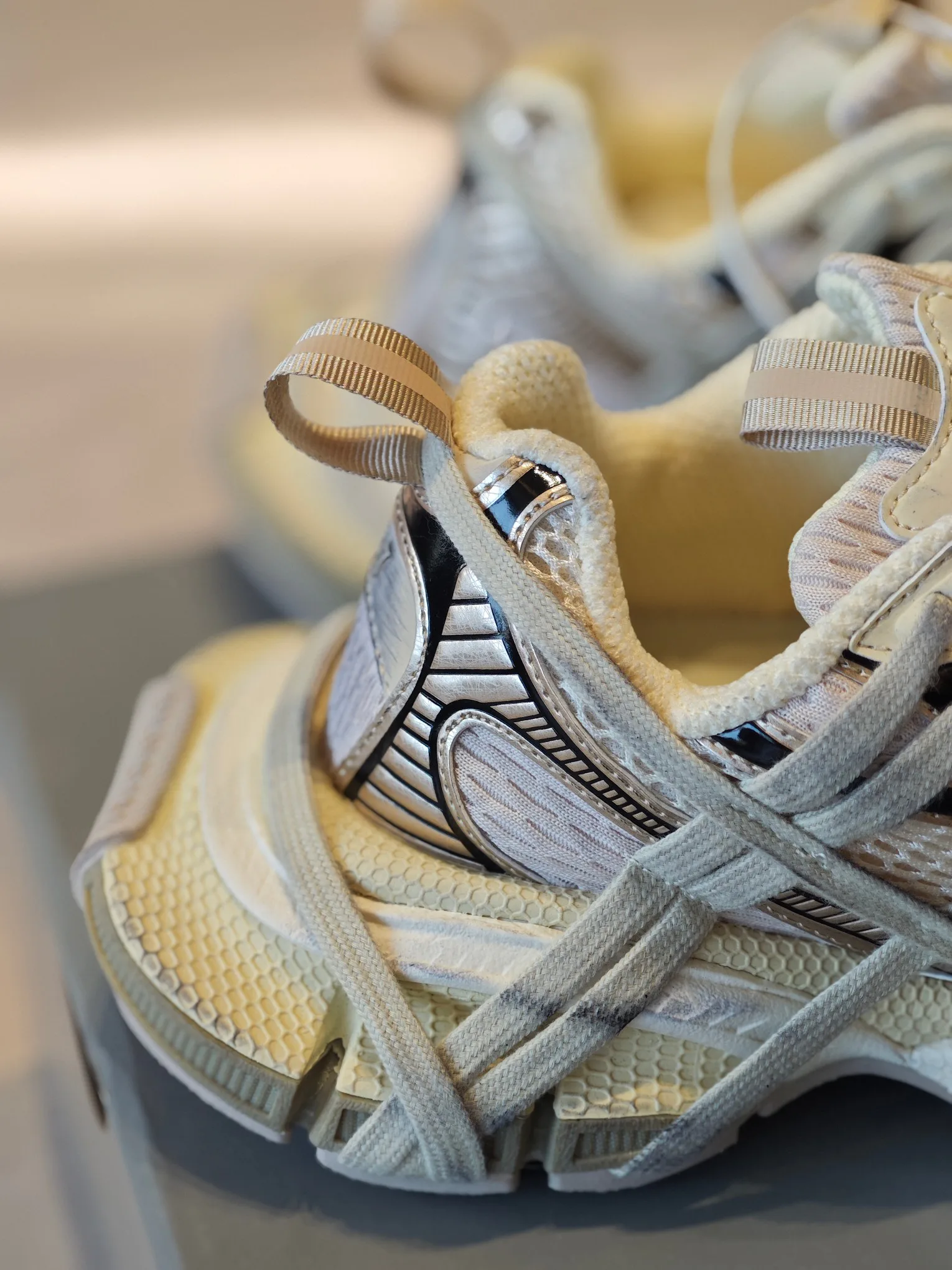 Кроссовки Женские Balenciaga 4624487