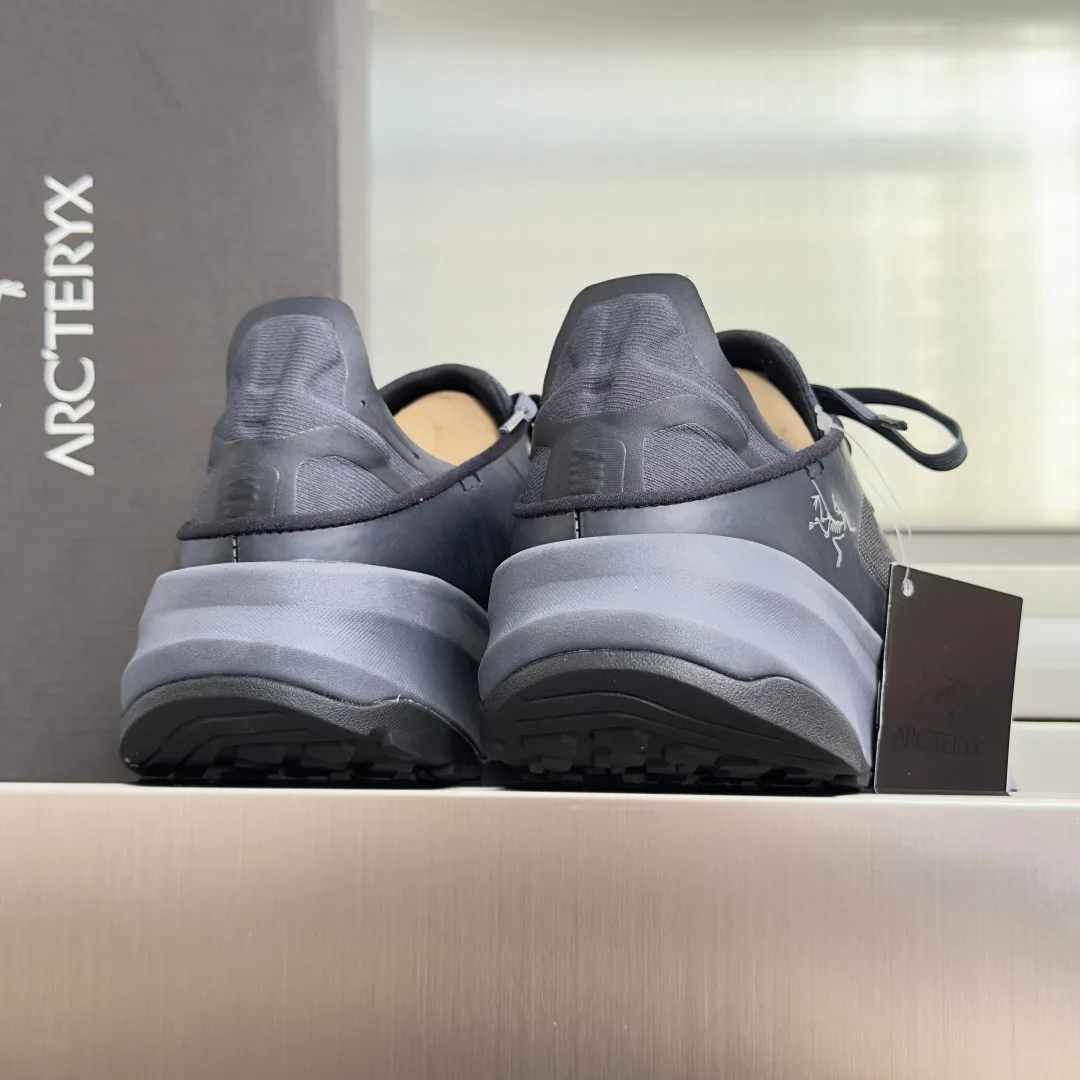 Кроссовки Женские Arcteryx 17415472
