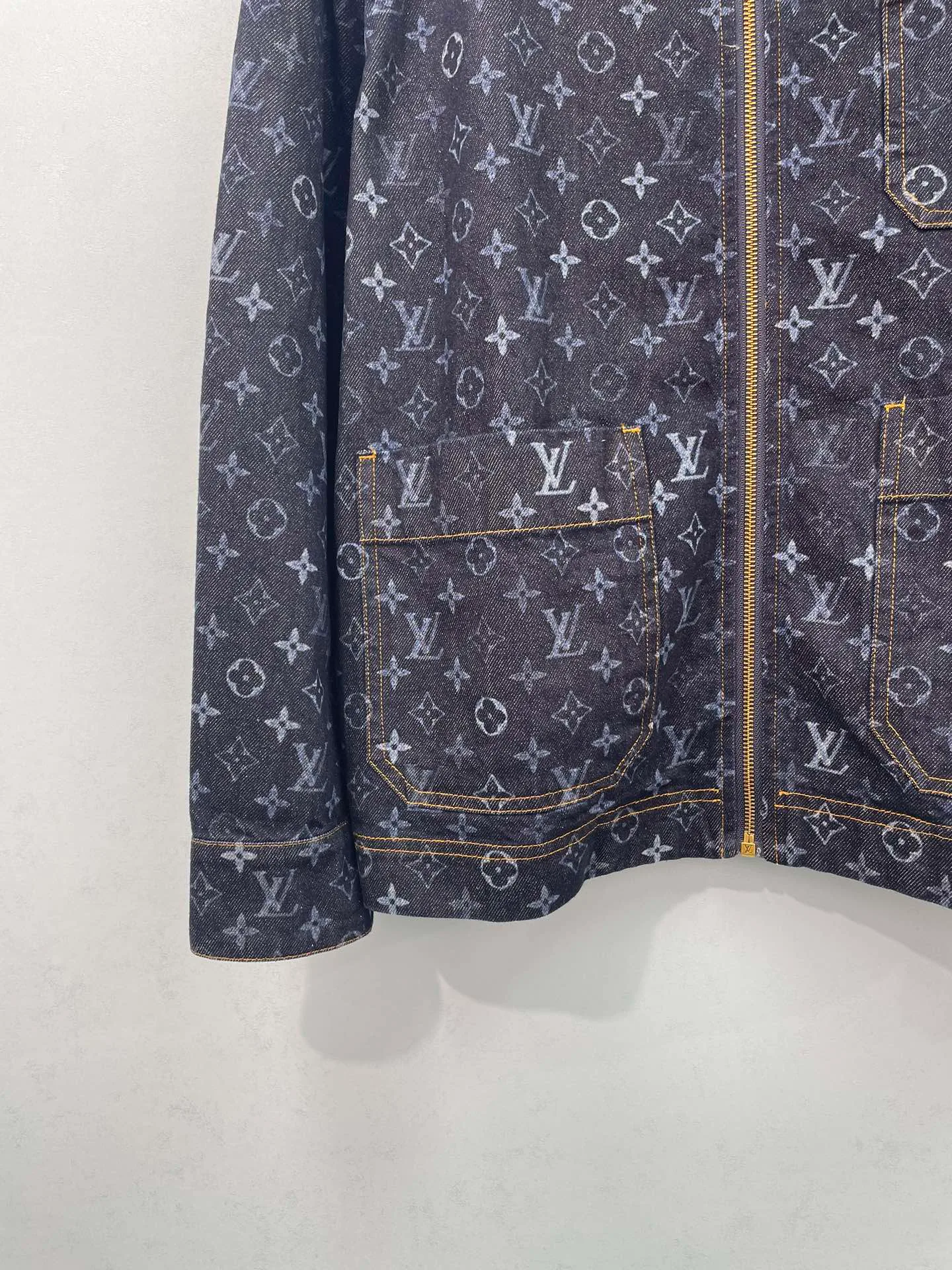 Куртки И Пуховики Женские Louis Vuitton 18151417