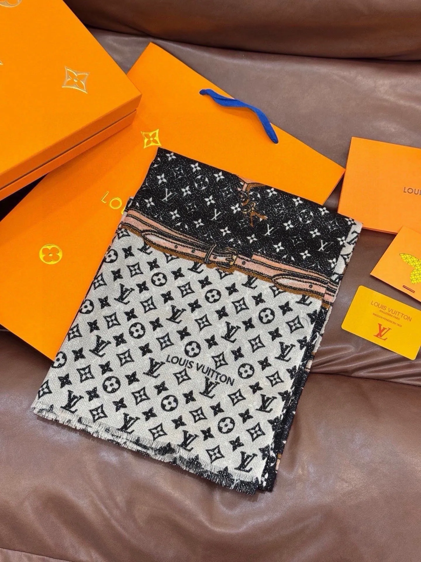 Шарфы Louis Vuitton 17673157