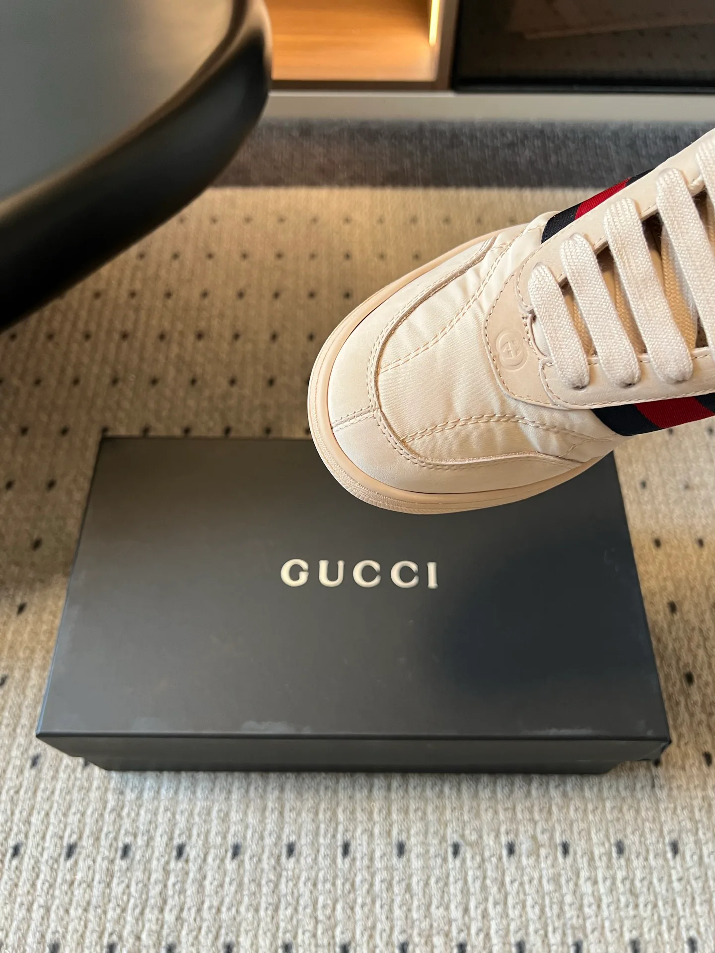 Кроссовки Женские Gucci 18146902