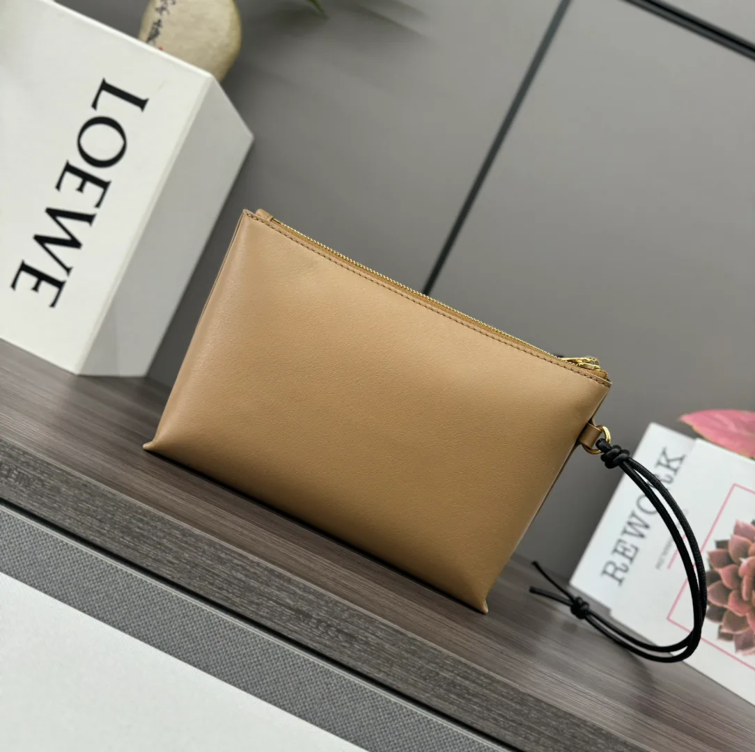 Клатчи Женские Loewe 18116464