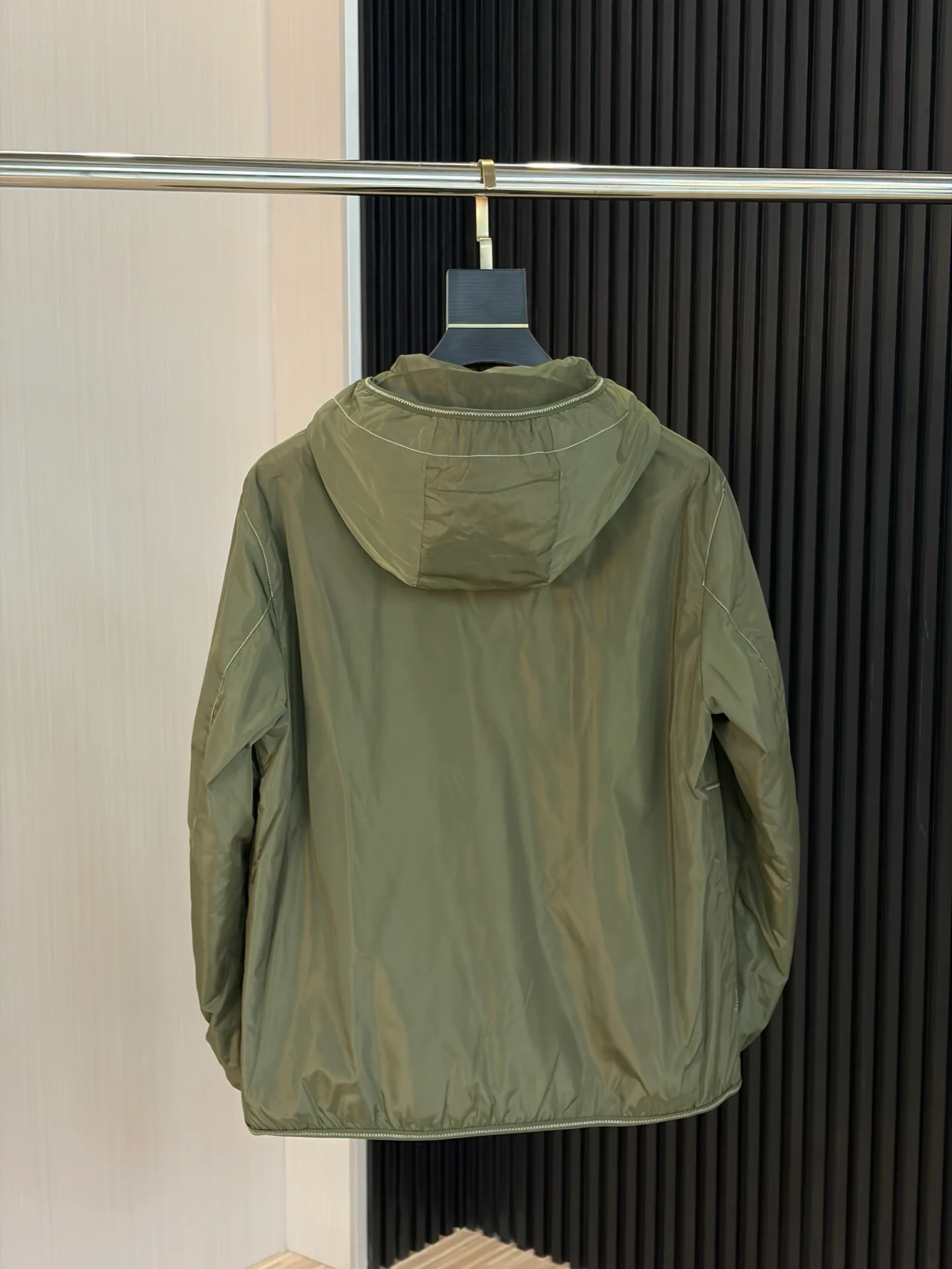 Куртки И Пуховики Мужские Moncler 18218447