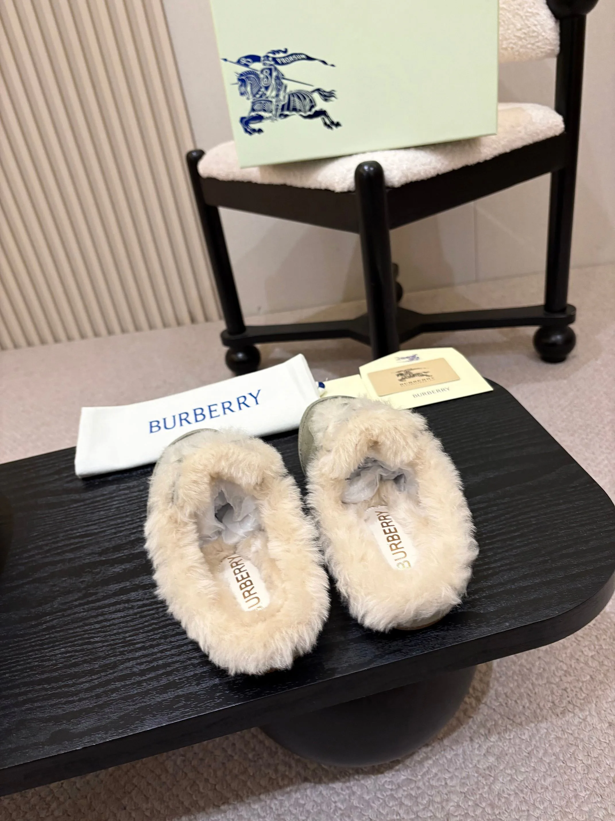 Кроссовки Женские Burberry 18703161