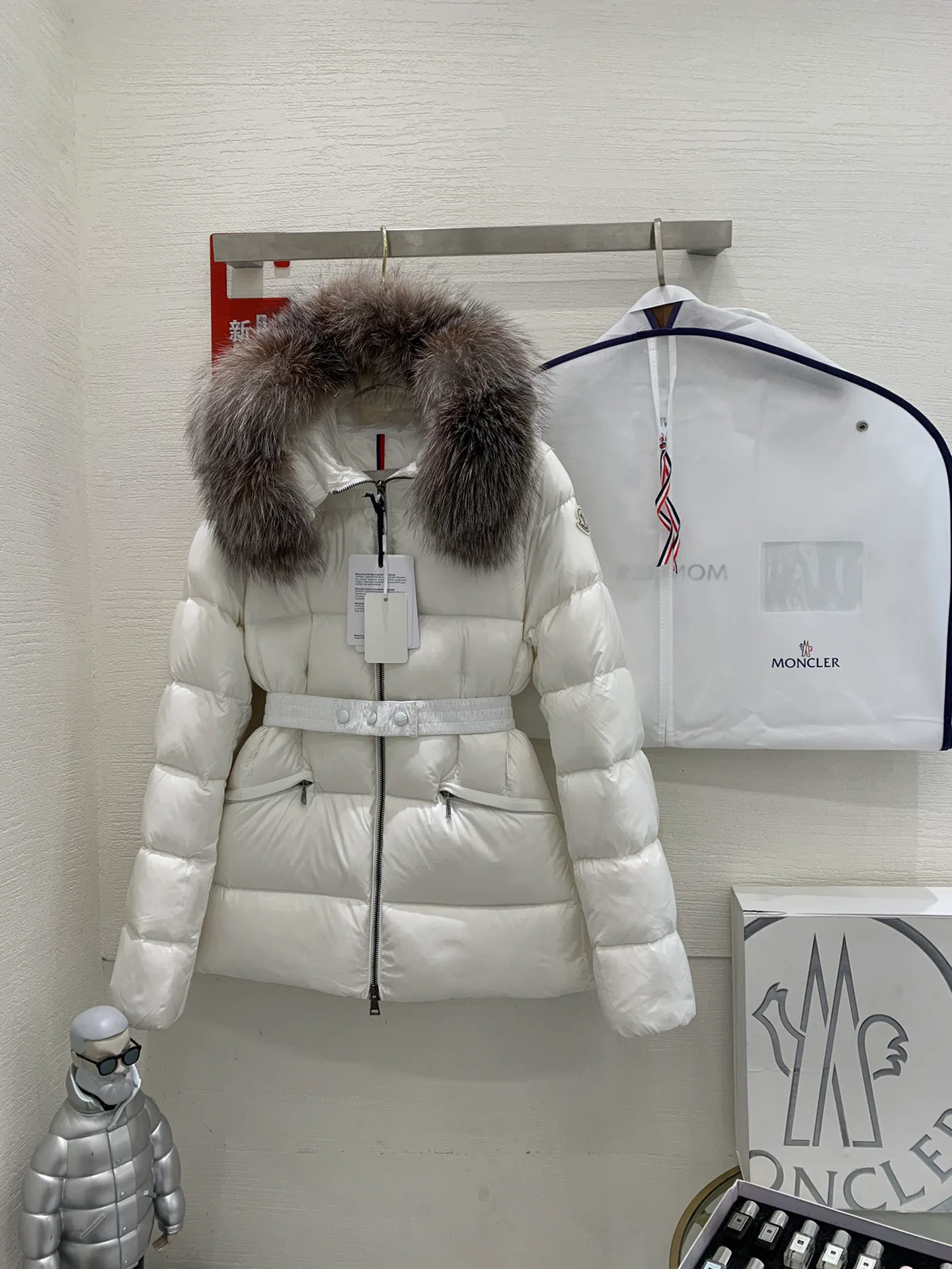 Куртки И Пуховики Женские Moncler 18188708