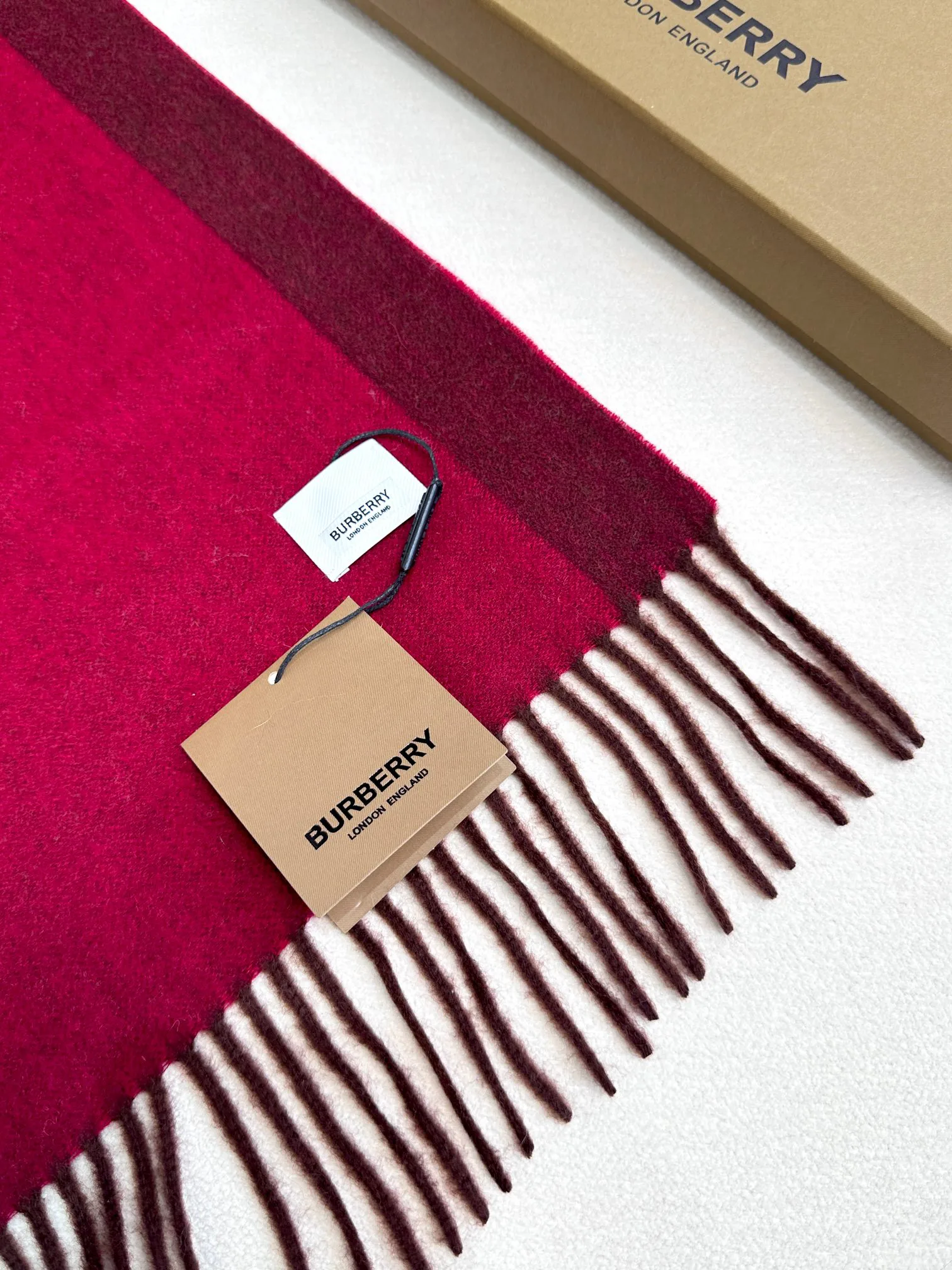 Шарфы Burberry 18322260