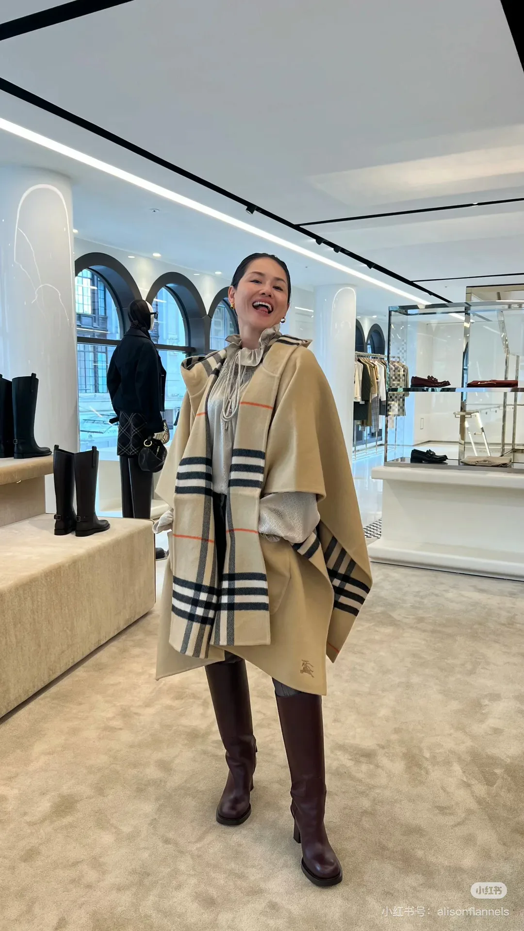 Пальто Женские Burberry 18653156