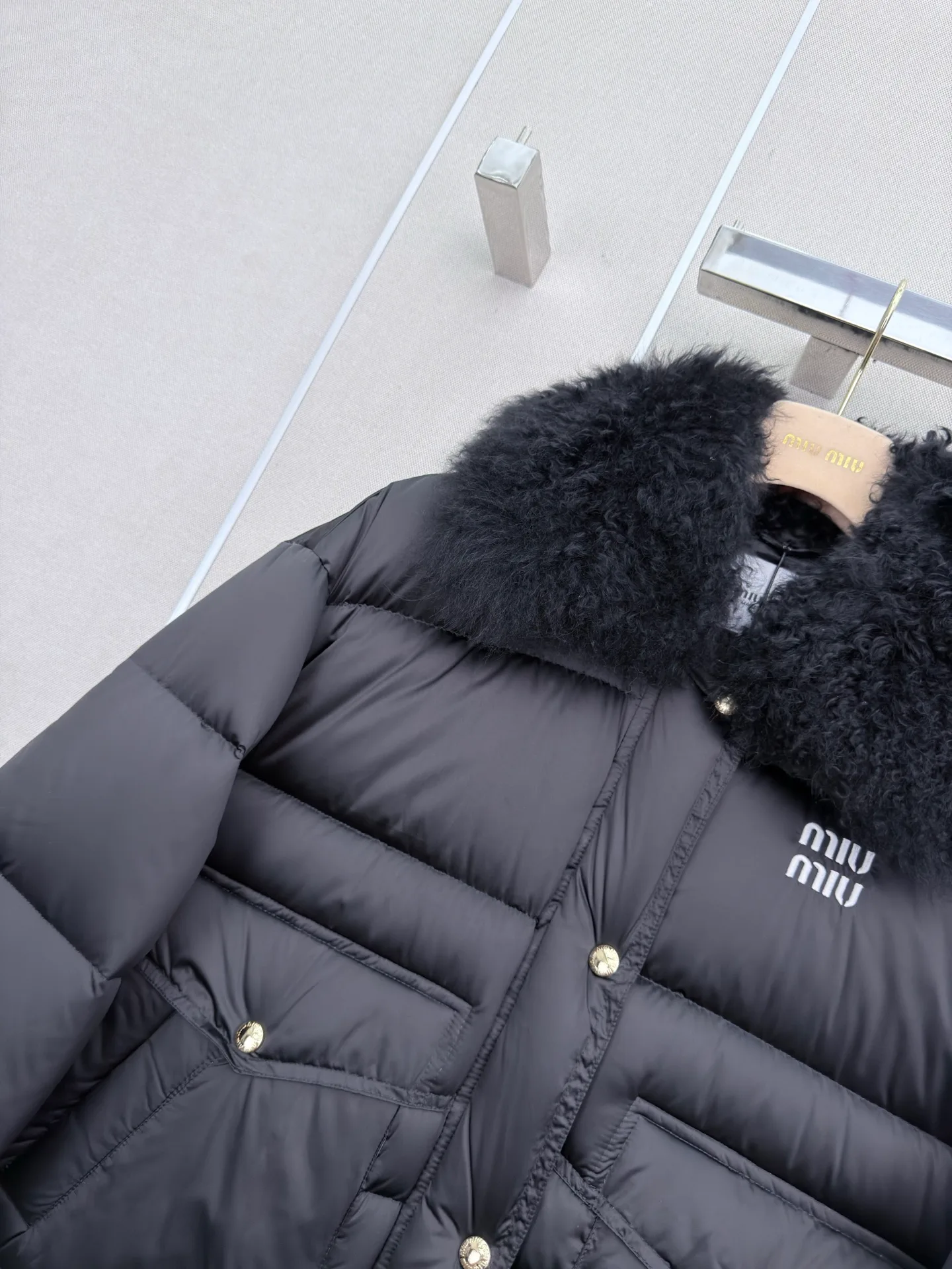 Куртки И Пуховики Женские Miu Miu 18185757