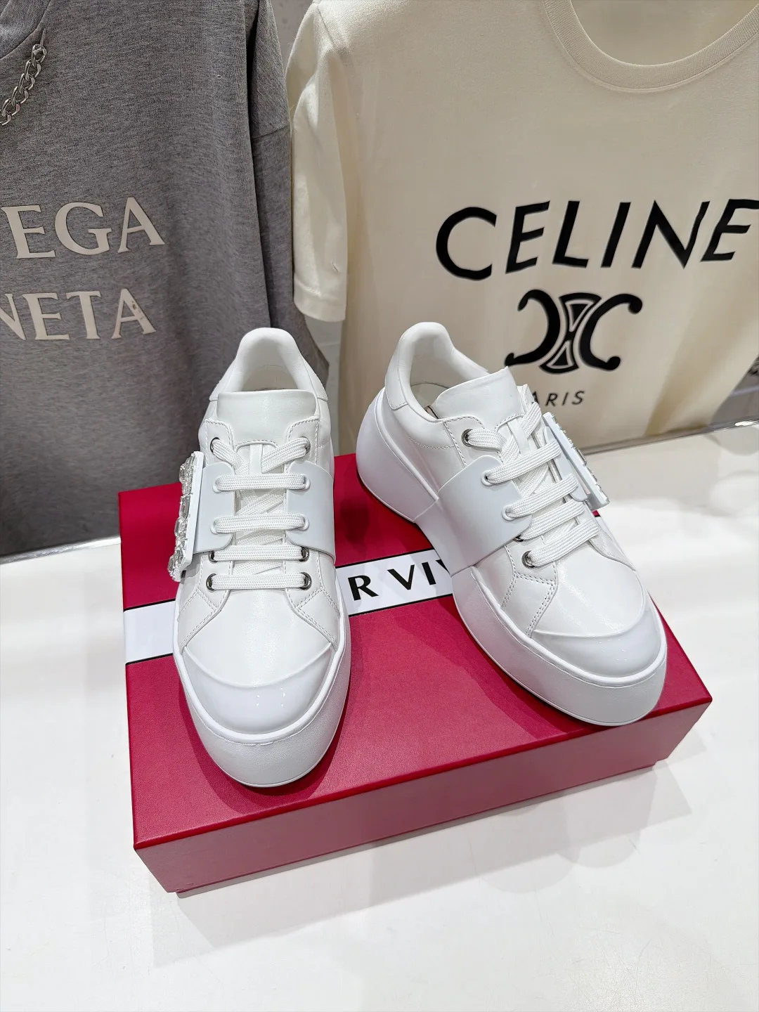 Кроссовки Женские Roger Vivier 18780305