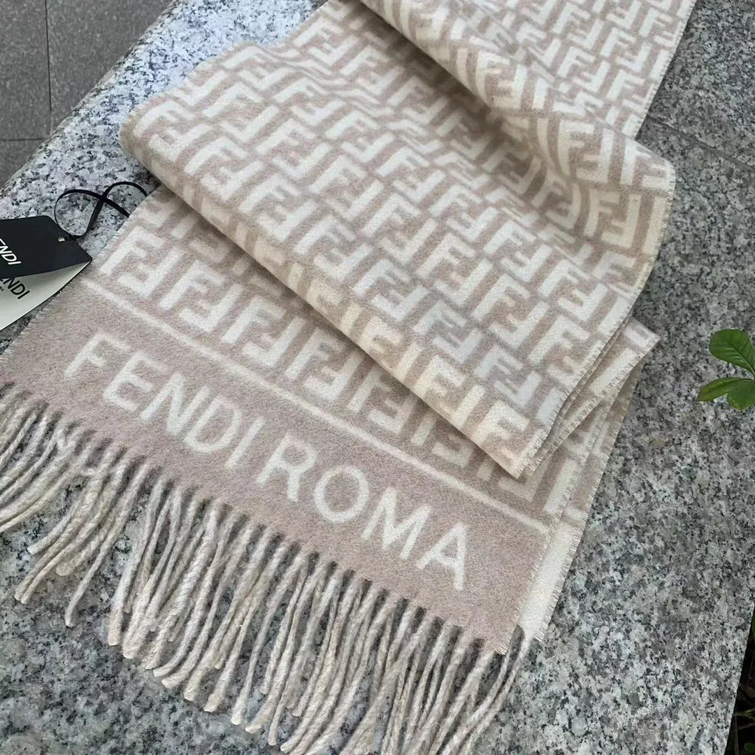 Шарфы Fendi 1570604