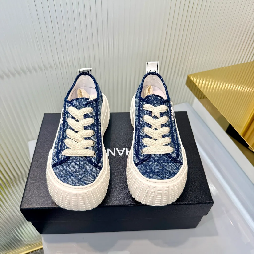 Кроссовки Женские Chanel 18366986