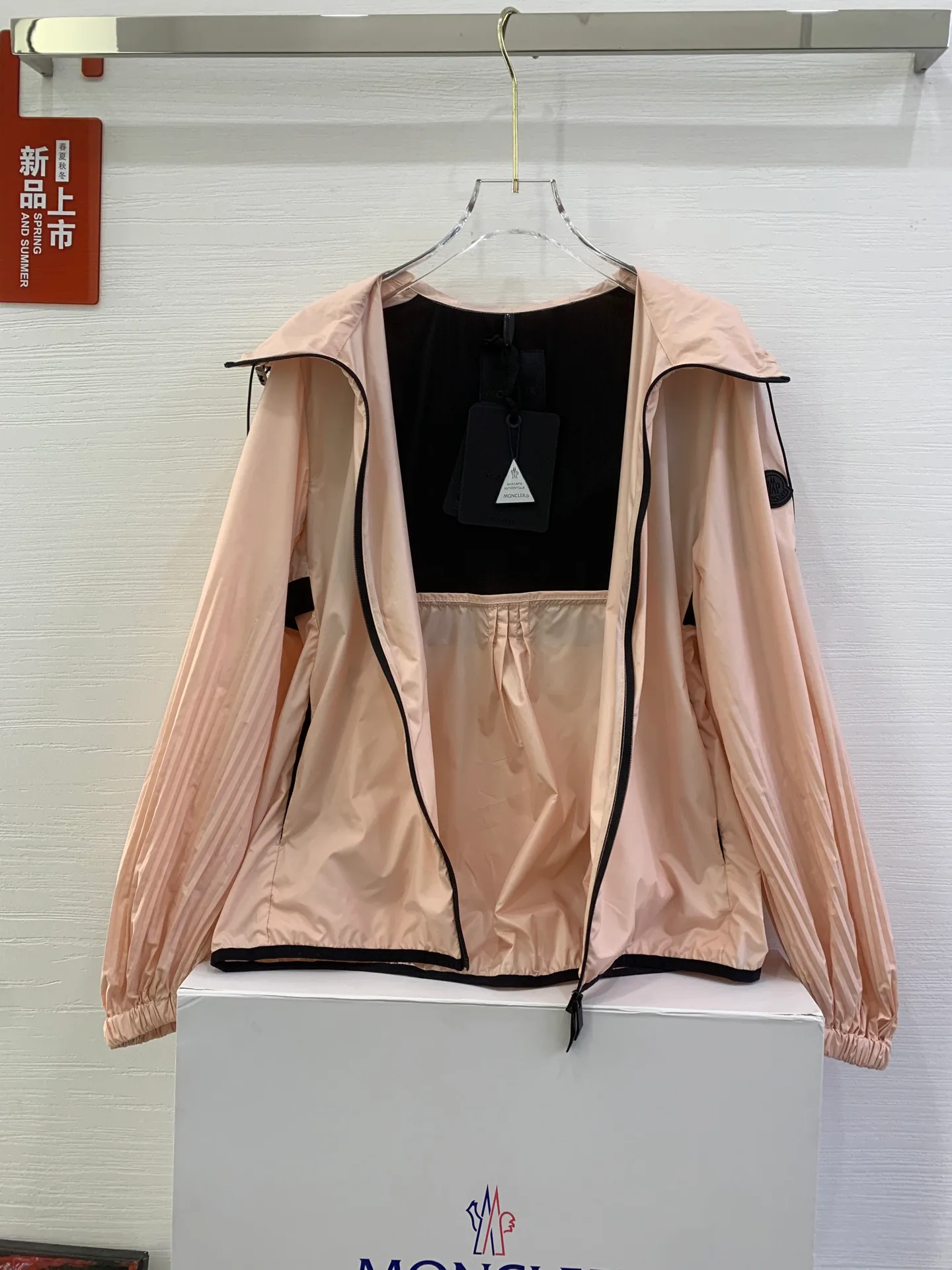 Куртки И Пуховики Женские Moncler 10764284