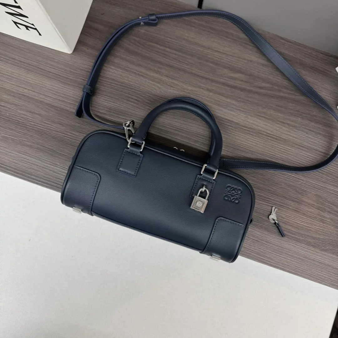 Классические Сумки Женские Loewe 11674482
