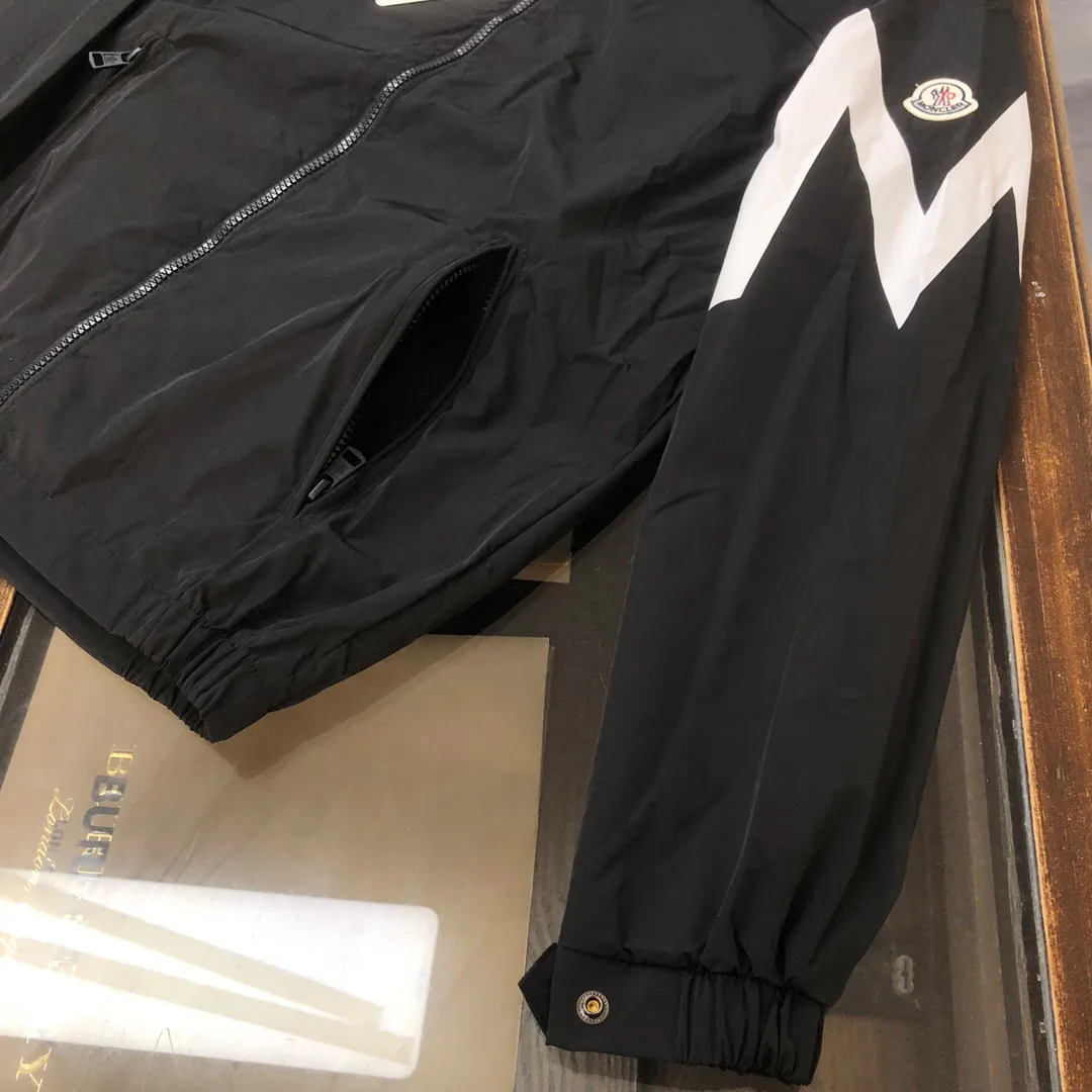 Куртки И Пуховики Женские Moncler 9642180