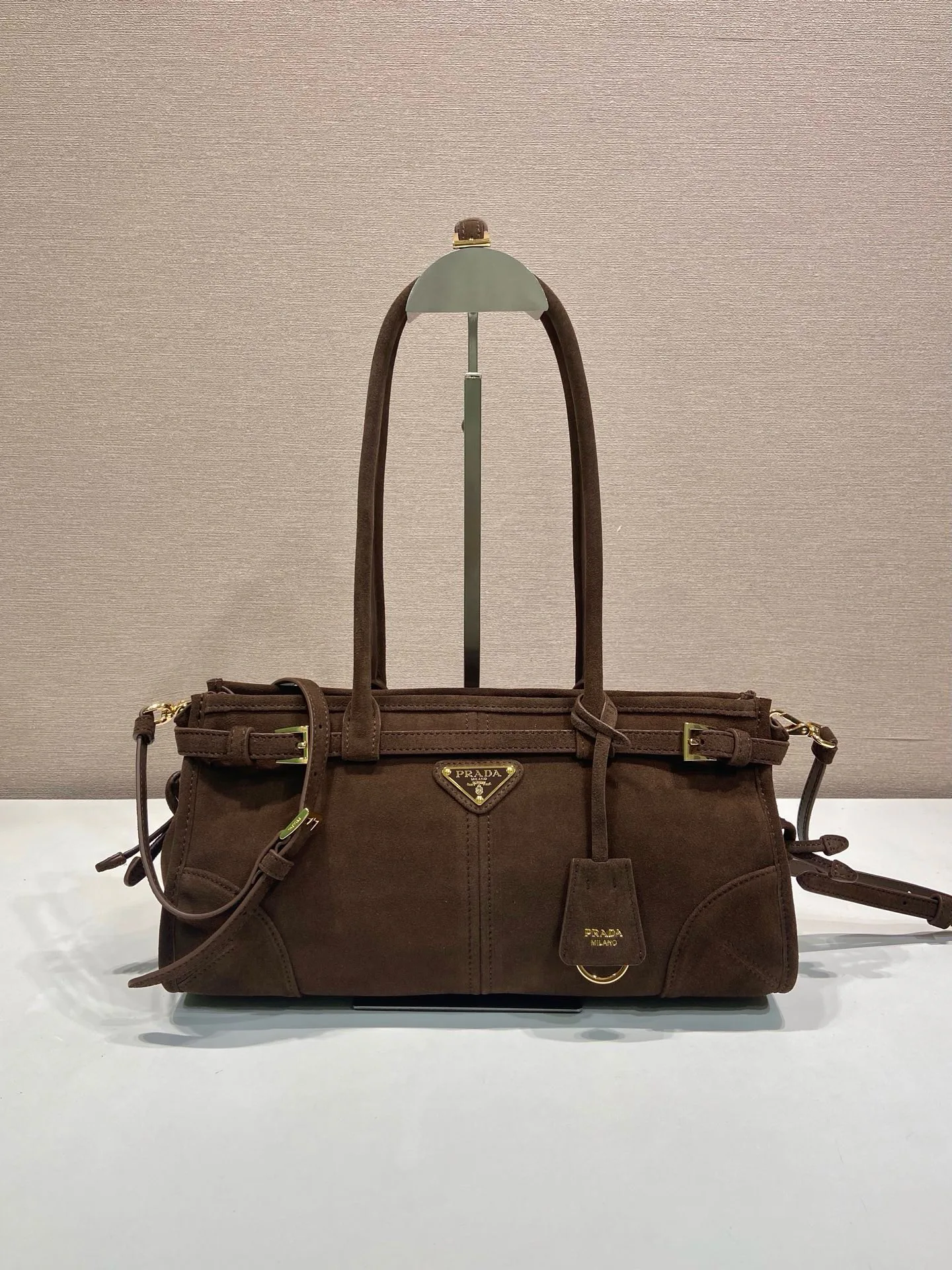 Классические Сумки Женские Prada 18237651