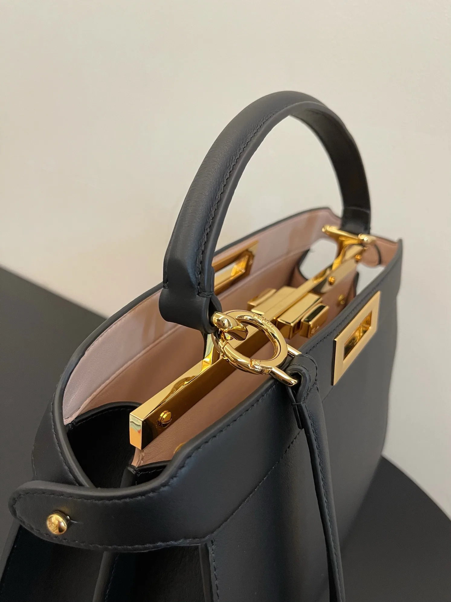 Классические Сумки Женские Fendi 13234518