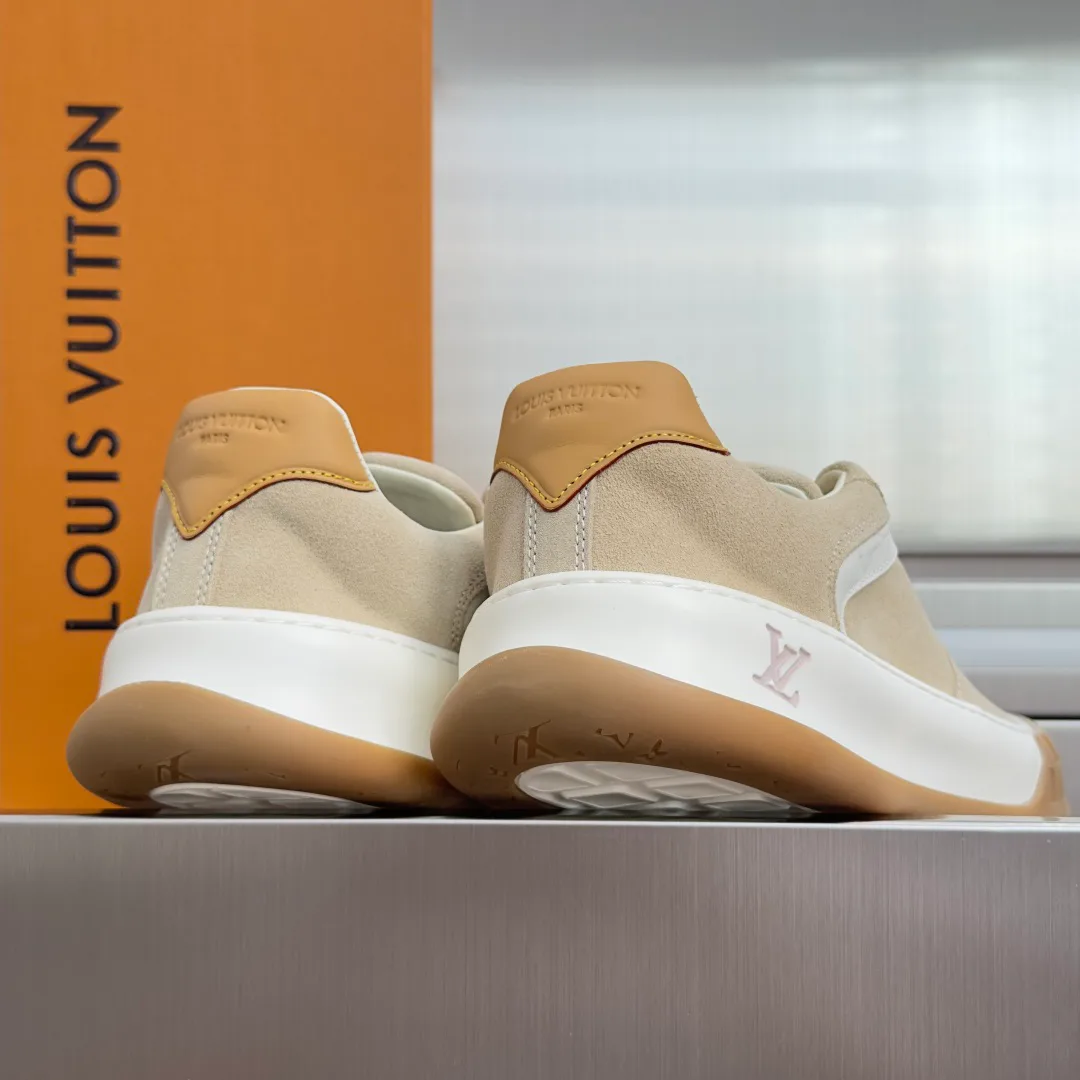 Кроссовки Женские Louis Vuitton 18703784