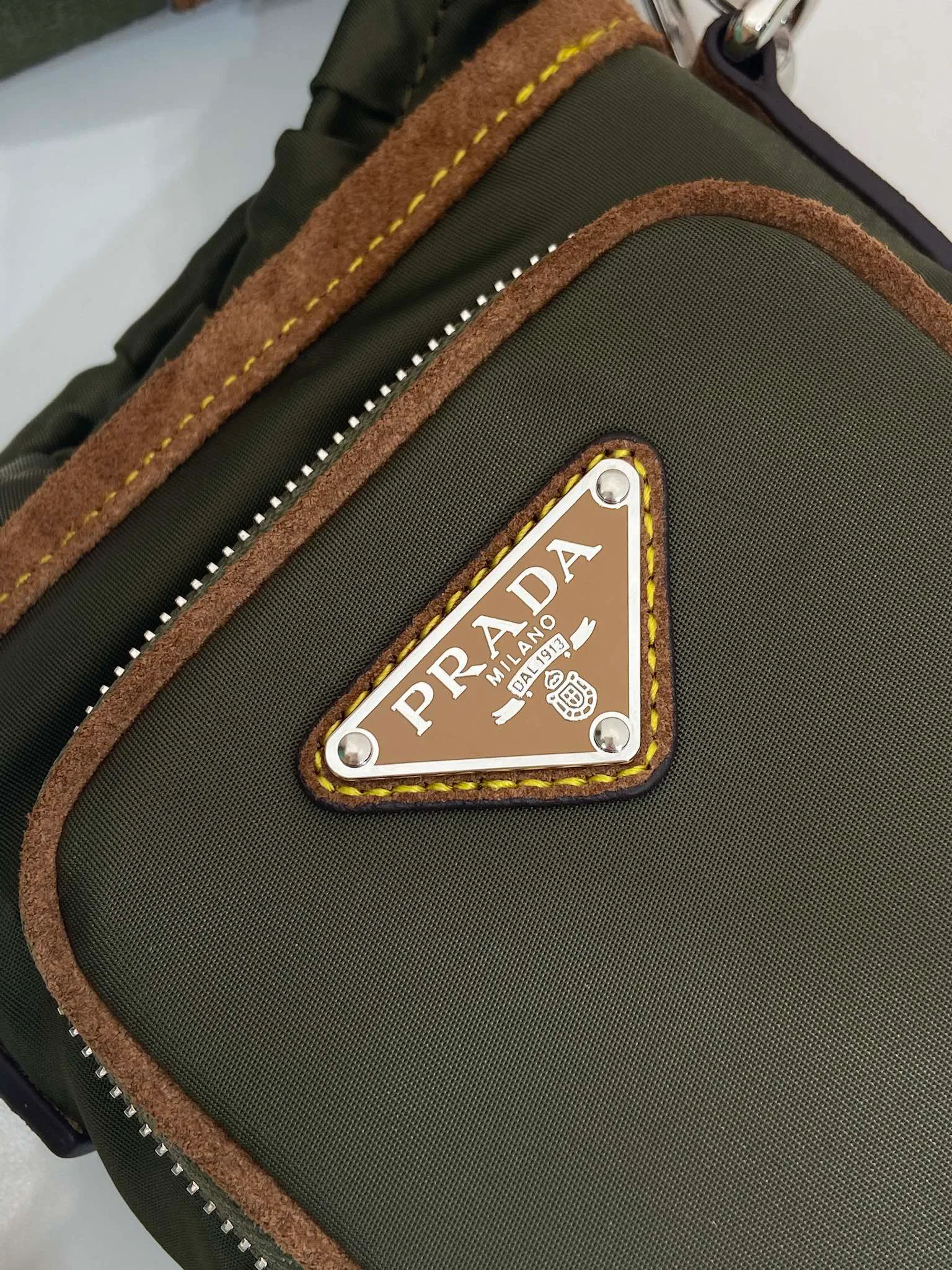 Сумки На Ремне Женские Prada 13410384