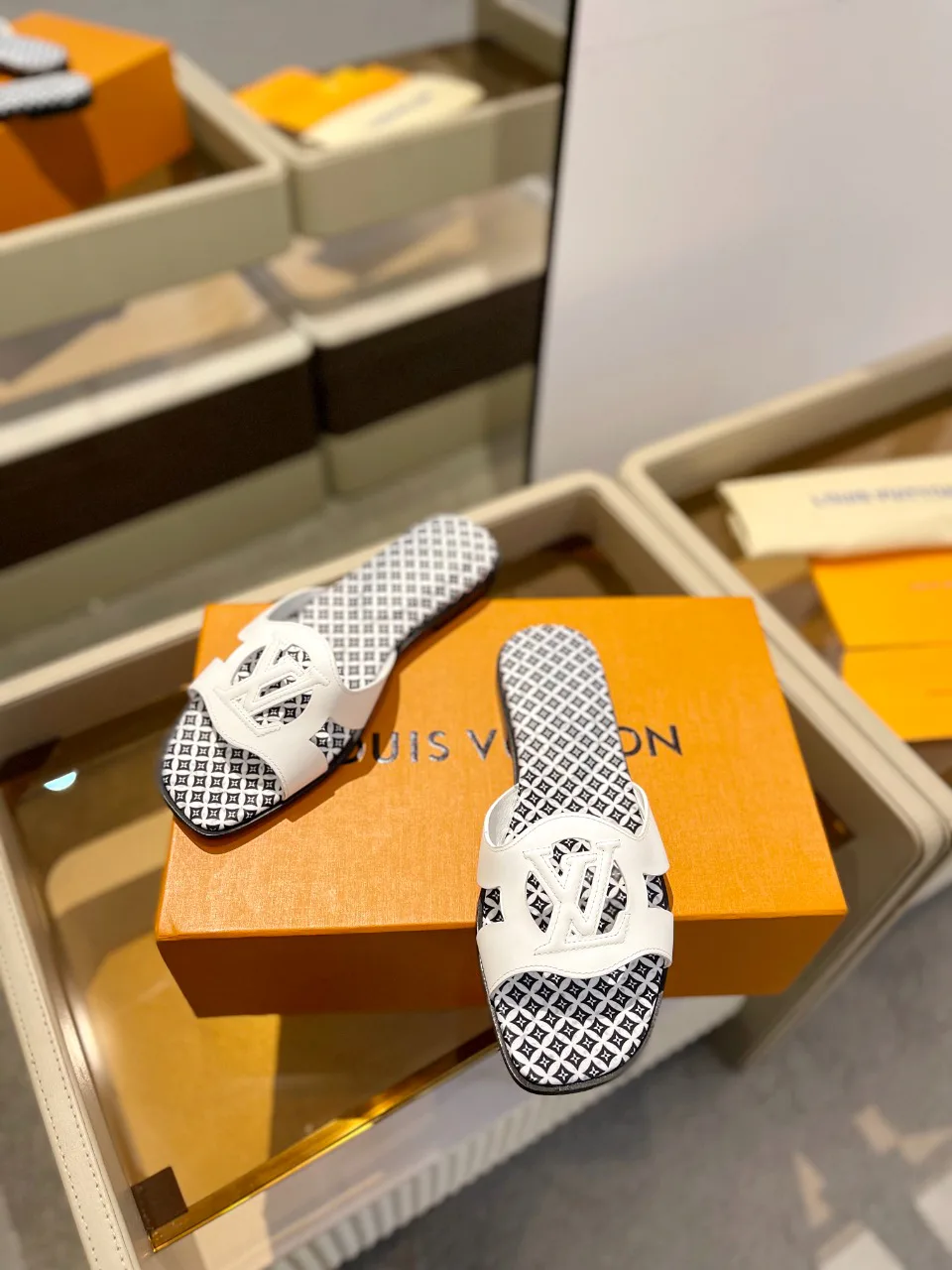 Сандалии Женские Louis Vuitton 9623565