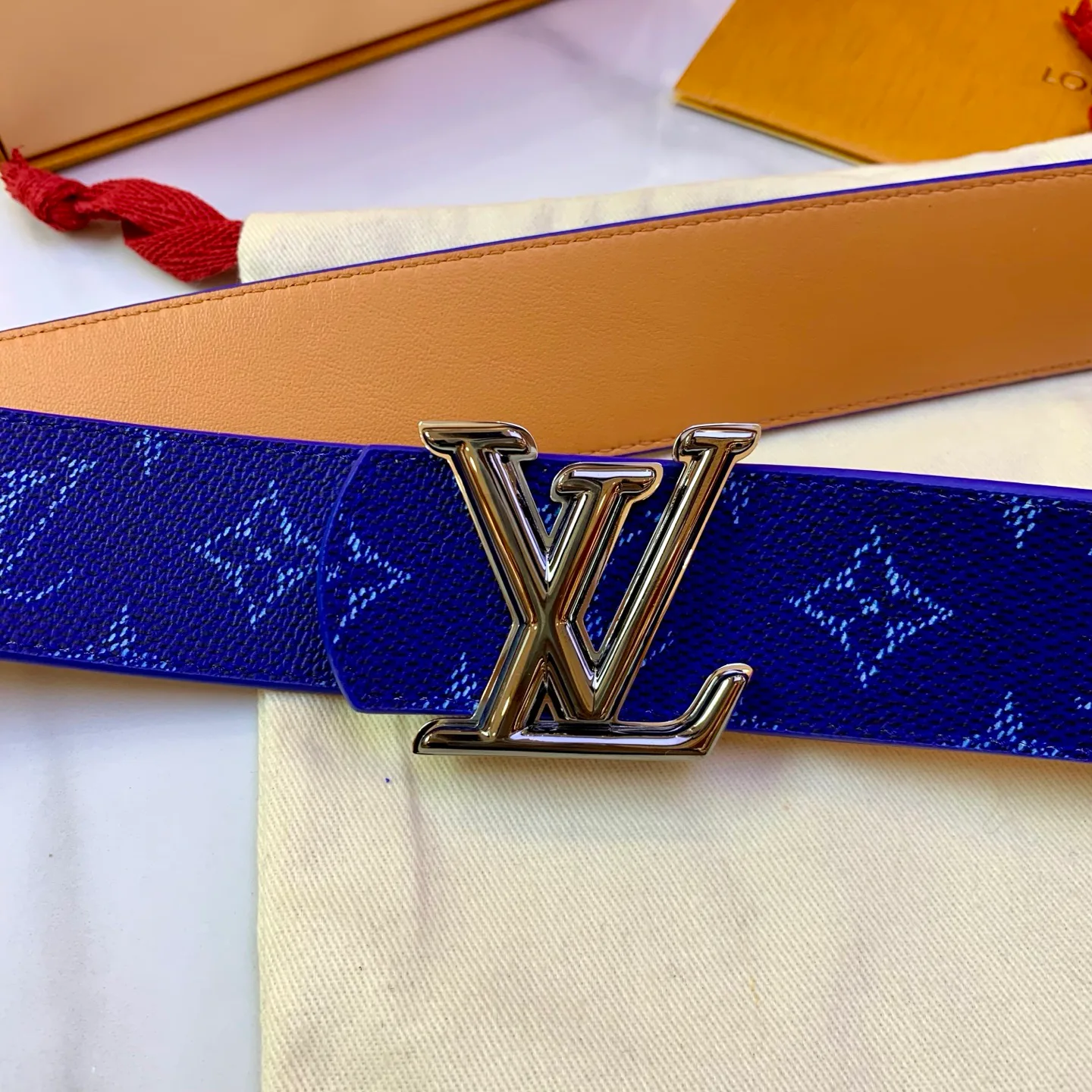 Ремни Louis Vuitton 17725240