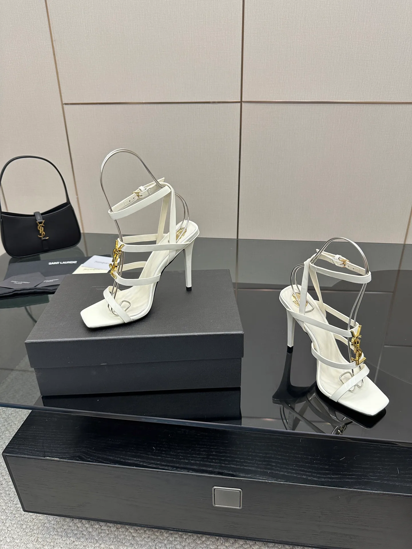 Босоножки Женские Saint Laurent 13164406