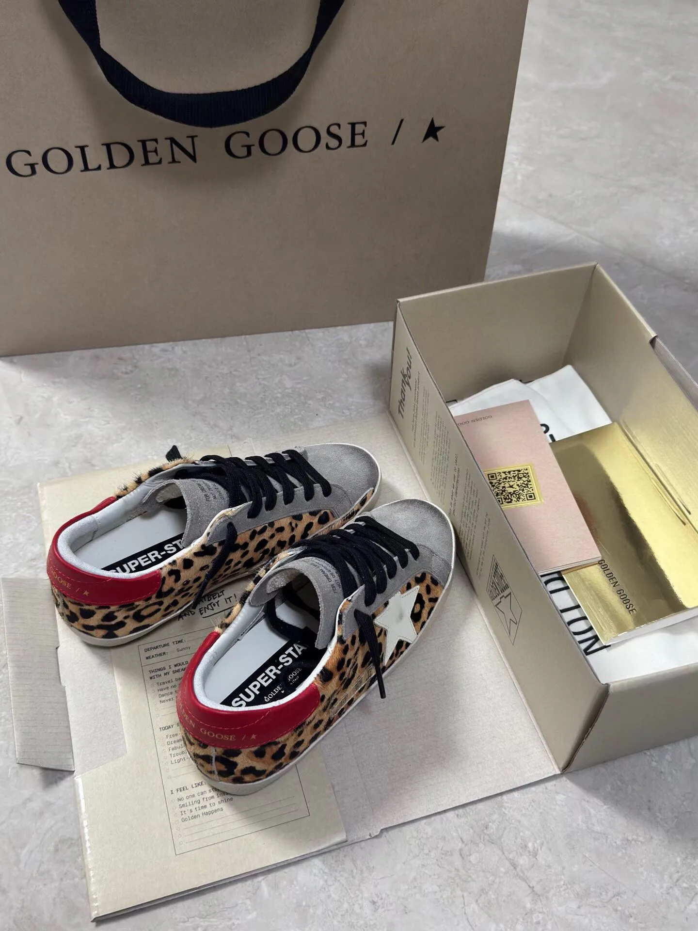 Кроссовки Женские Golden Goose 18265606