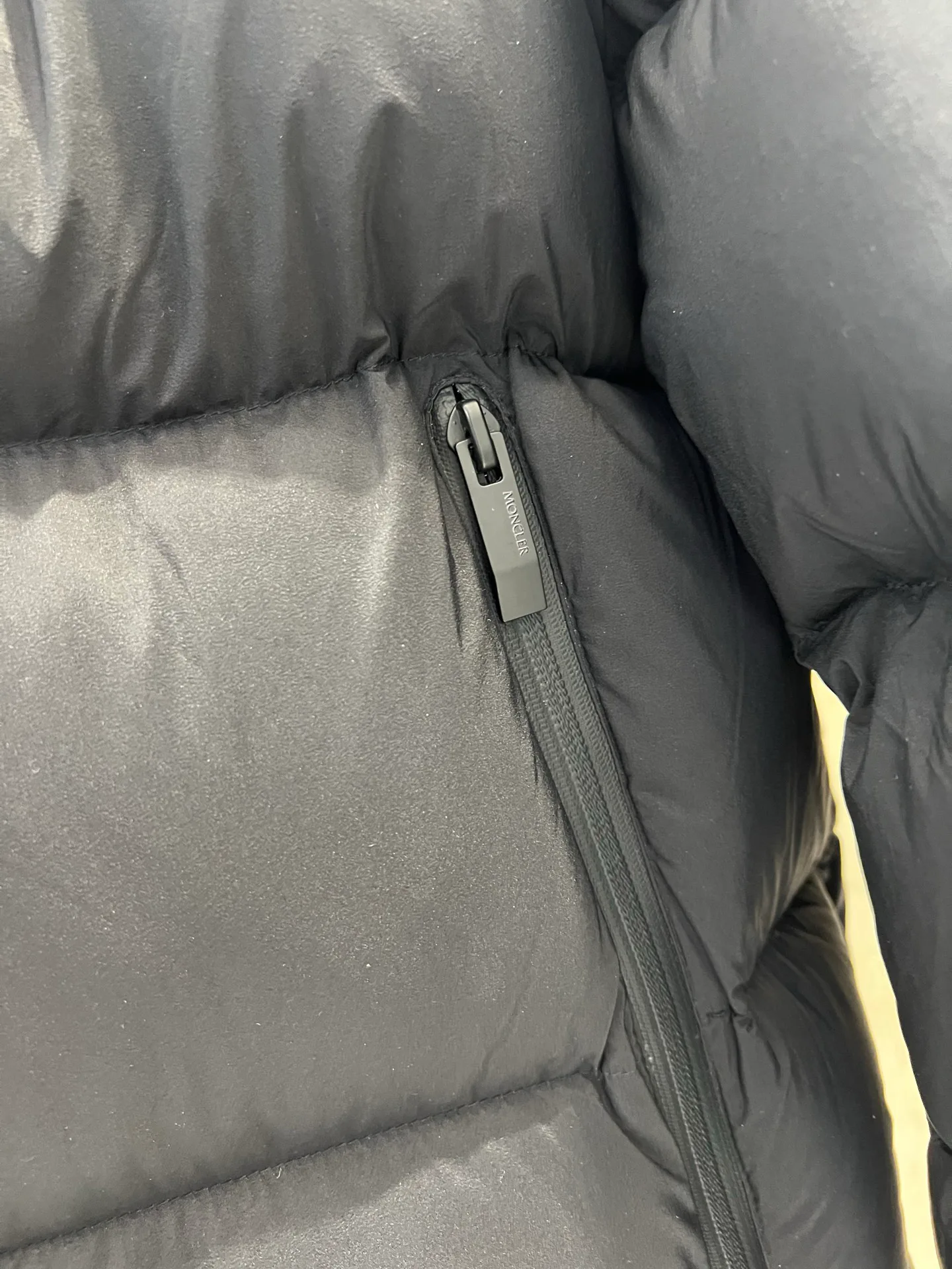 Куртки И Пуховики Мужские Moncler 18231560