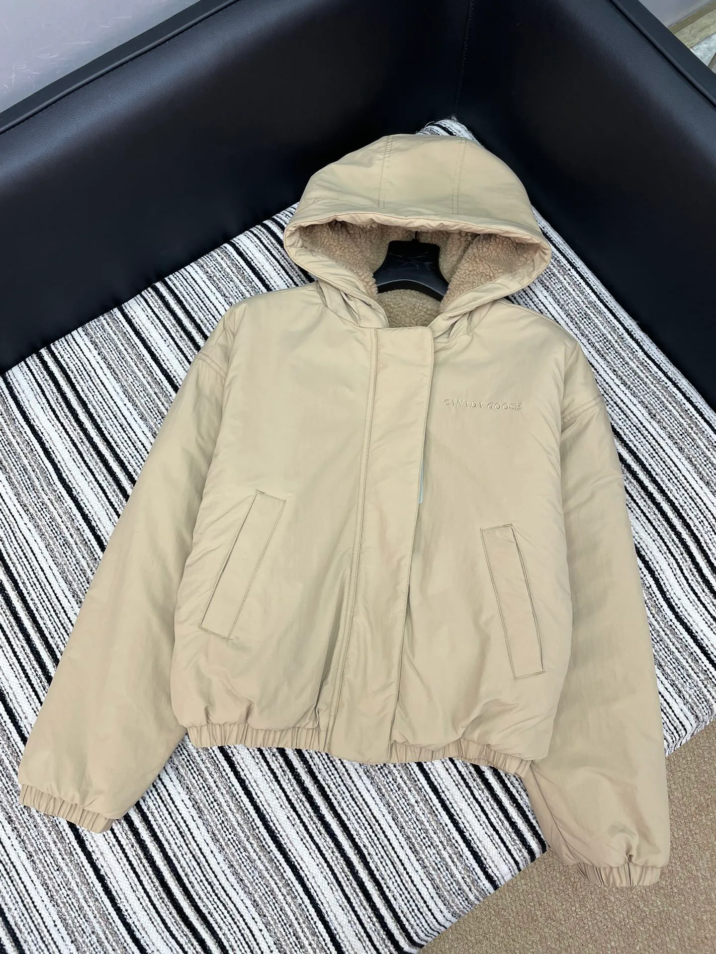 Куртки Женские Canada Goose 303646