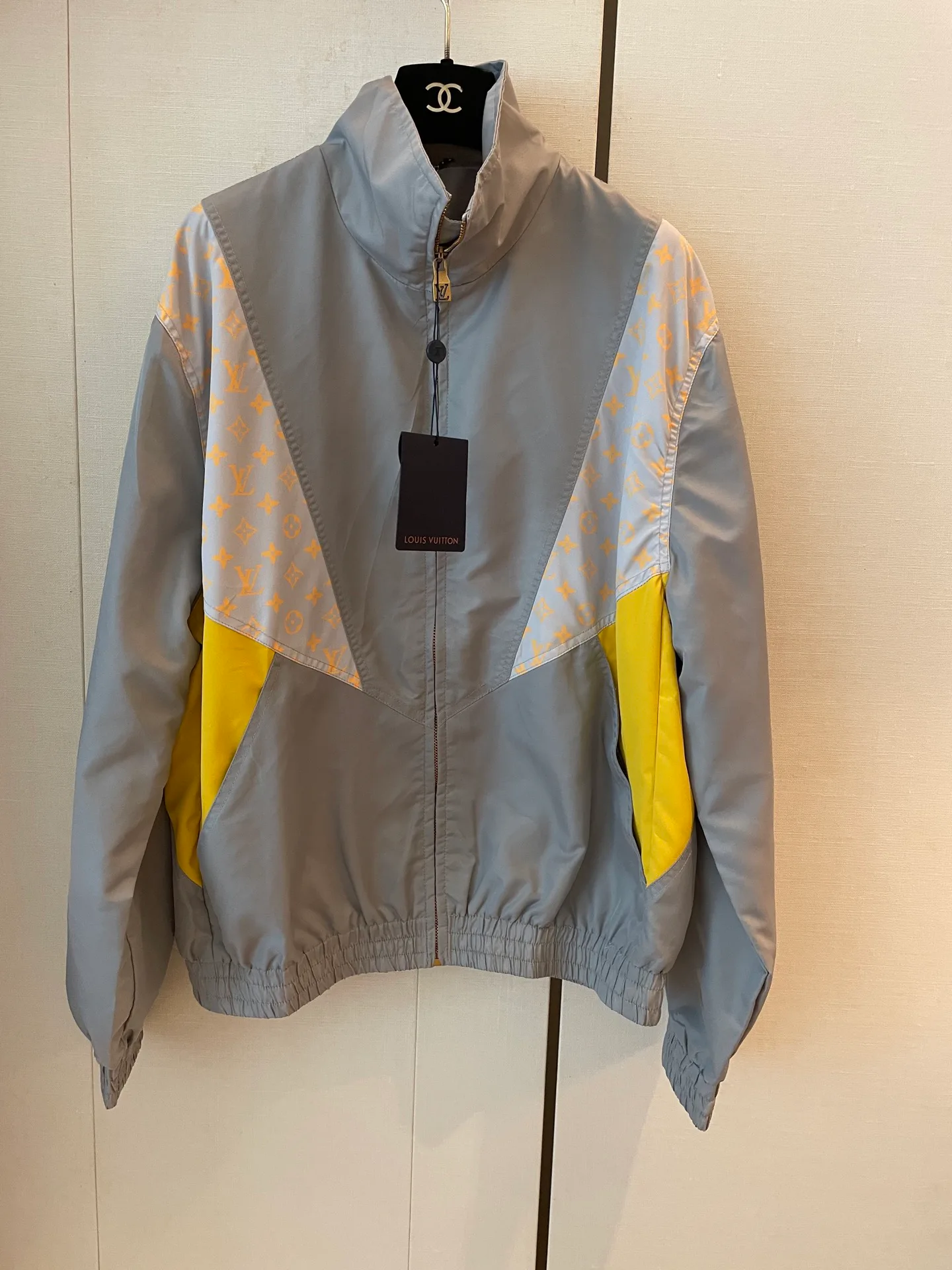 Куртки И Пуховики Женские Louis Vuitton 11466842