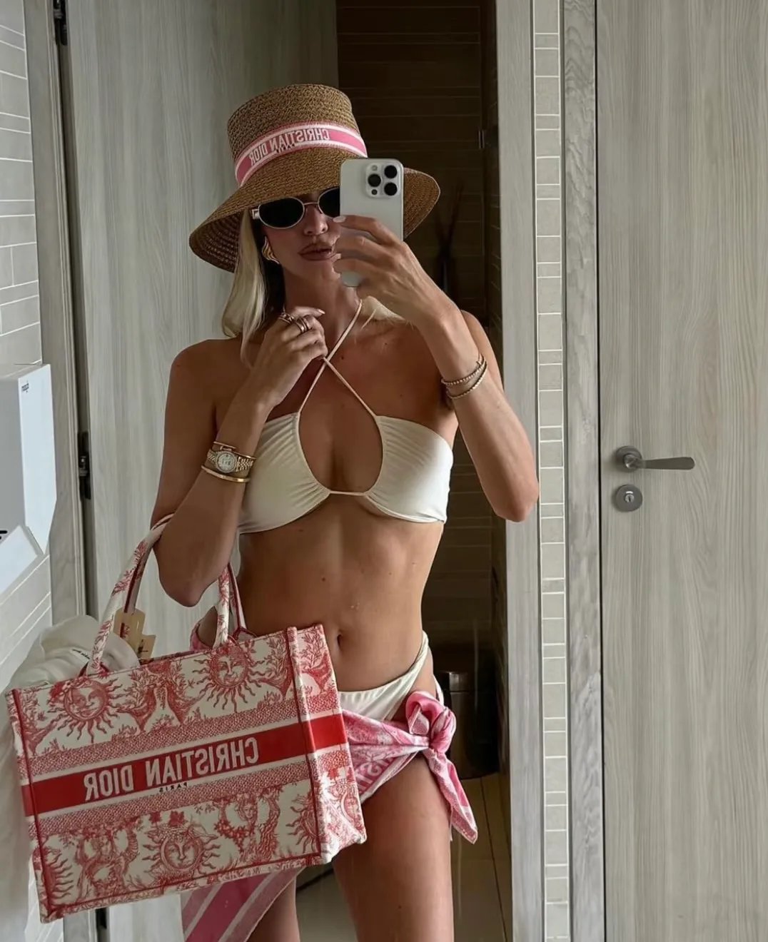 Головные Уборы Christian Dior 13569663