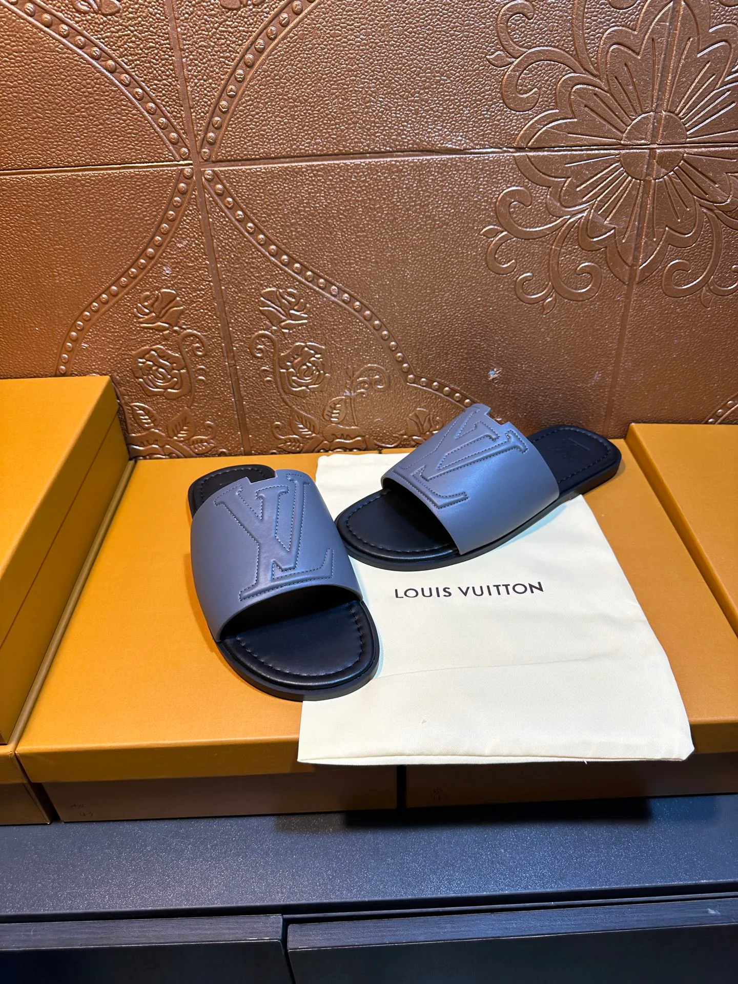 Шлепанцы Мужские Louis Vuitton 11488095