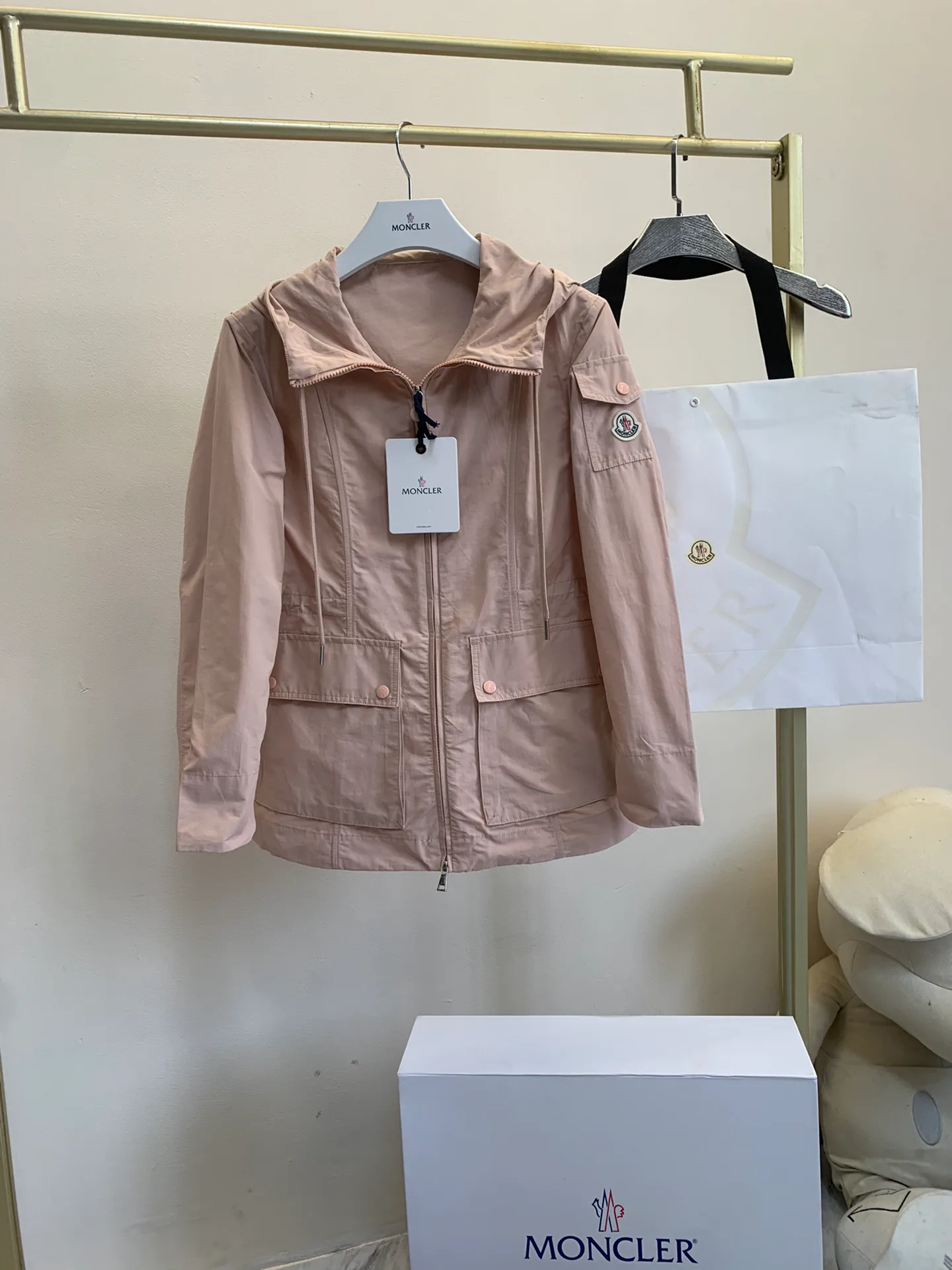 Куртки И Пуховики Женские Moncler 11408030