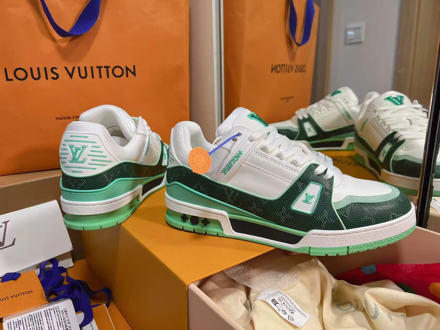 Кроссовки Женские Louis Vuitton 11696566
