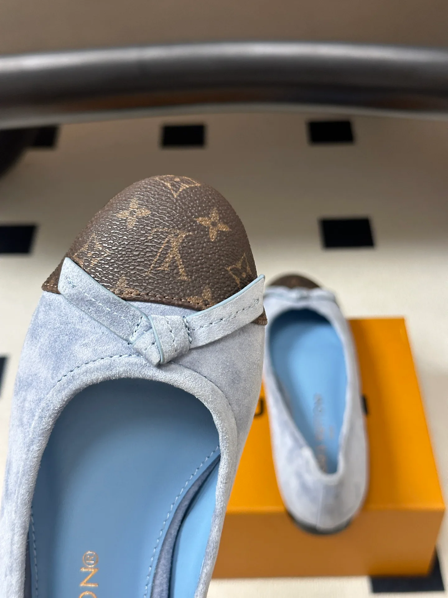Балетки Женские Louis Vuitton 18049406