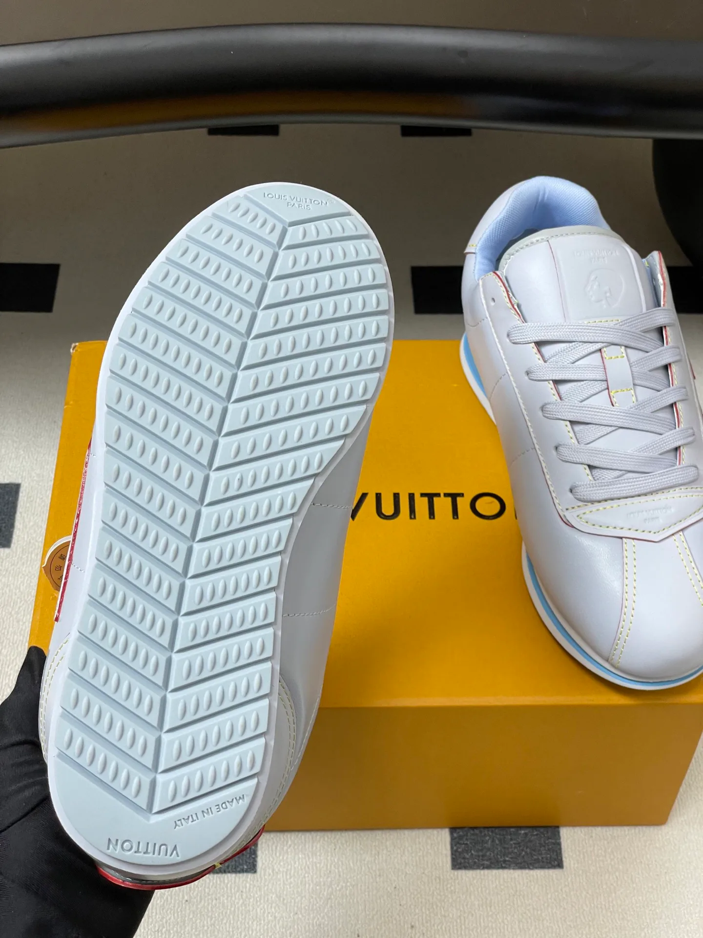 Кроссовки Женские Louis Vuitton 725607