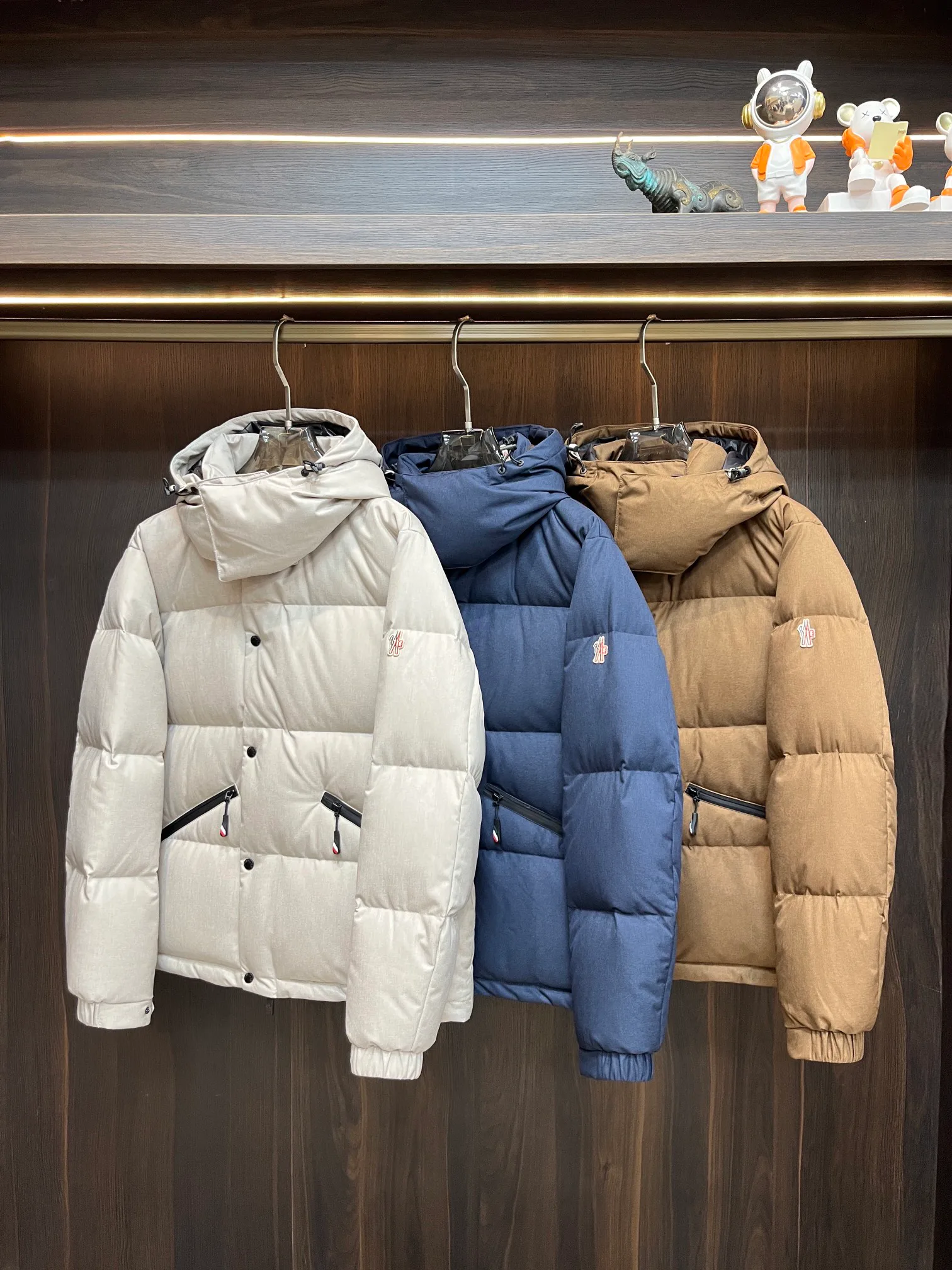 Куртки И Пуховики Женские Moncler 18971800