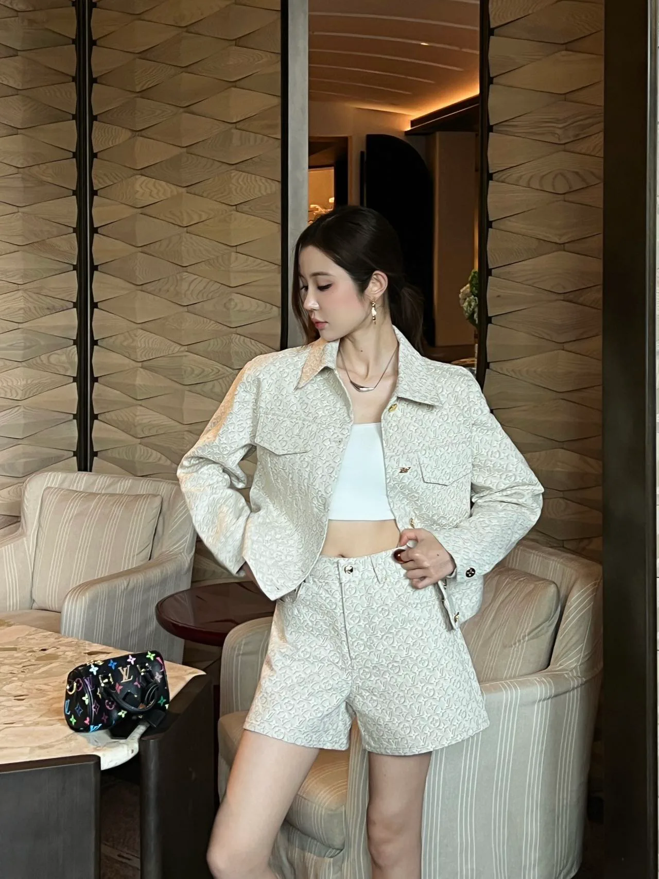 Шорты Женские Louis Vuitton 11775451
