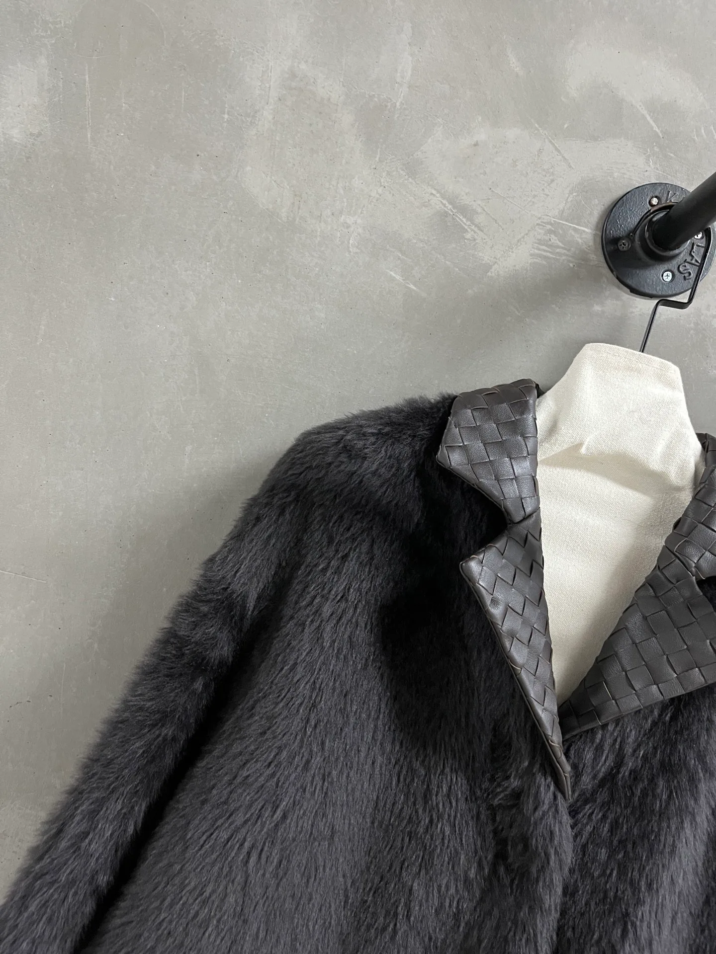Кожаные Куртки И Дублёнки Женские Bottega Veneta 18226805