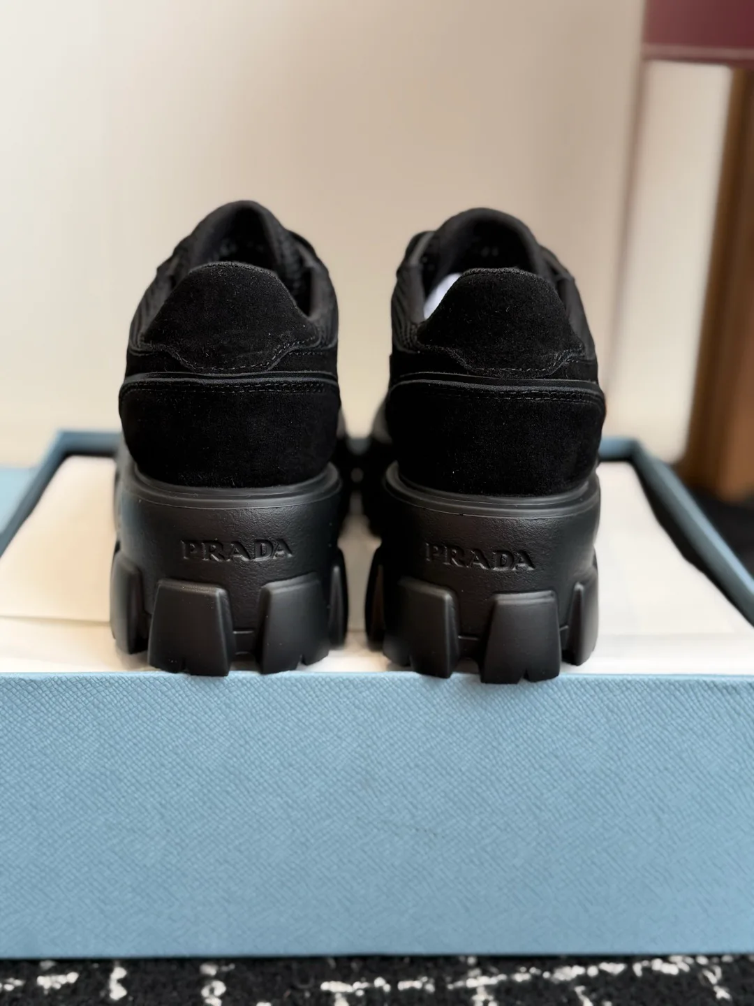 Кроссовки Женские Prada 18138857