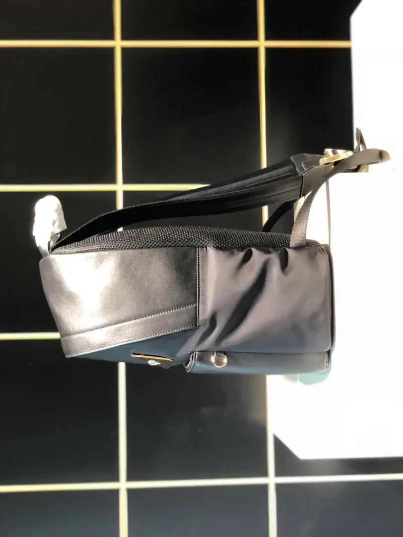 Рюкзаки Женские Fendi 293006