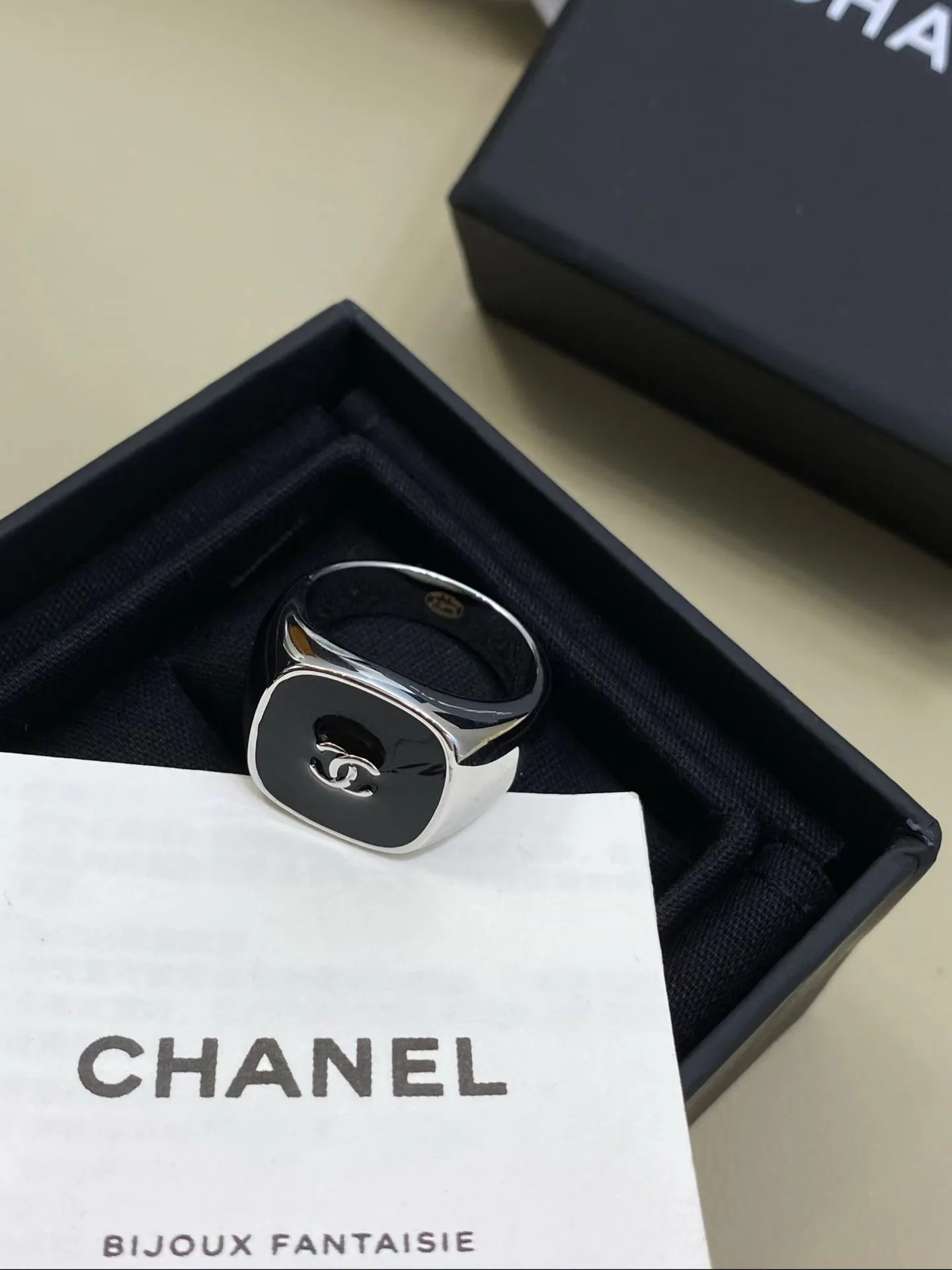 Бижутерия Chanel 18123089