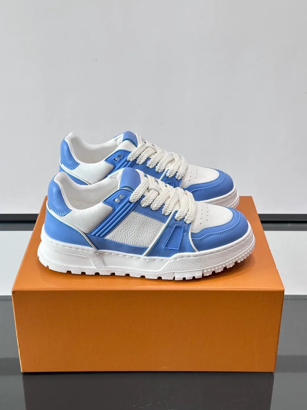 Кроссовки Мужские Louis Vuitton 12706610