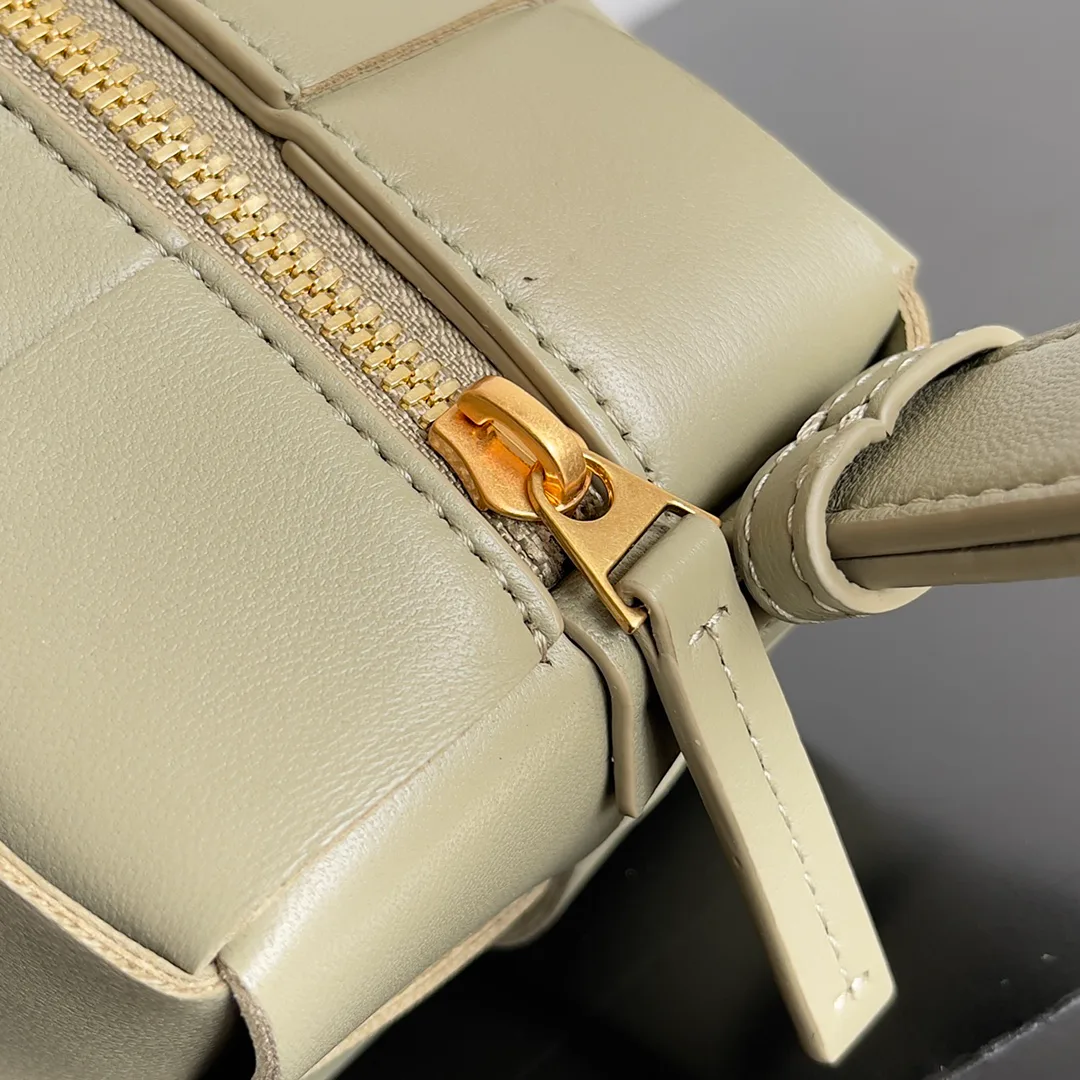 Классические Сумки Женские Bottega Veneta 18161099