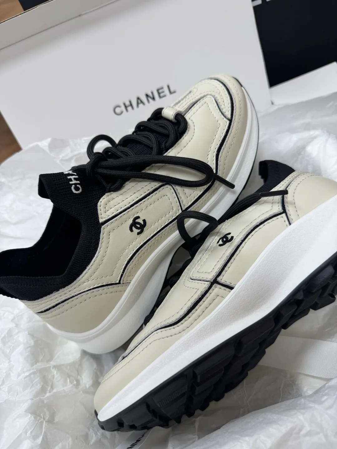 Кроссовки Женские Chanel 17418273