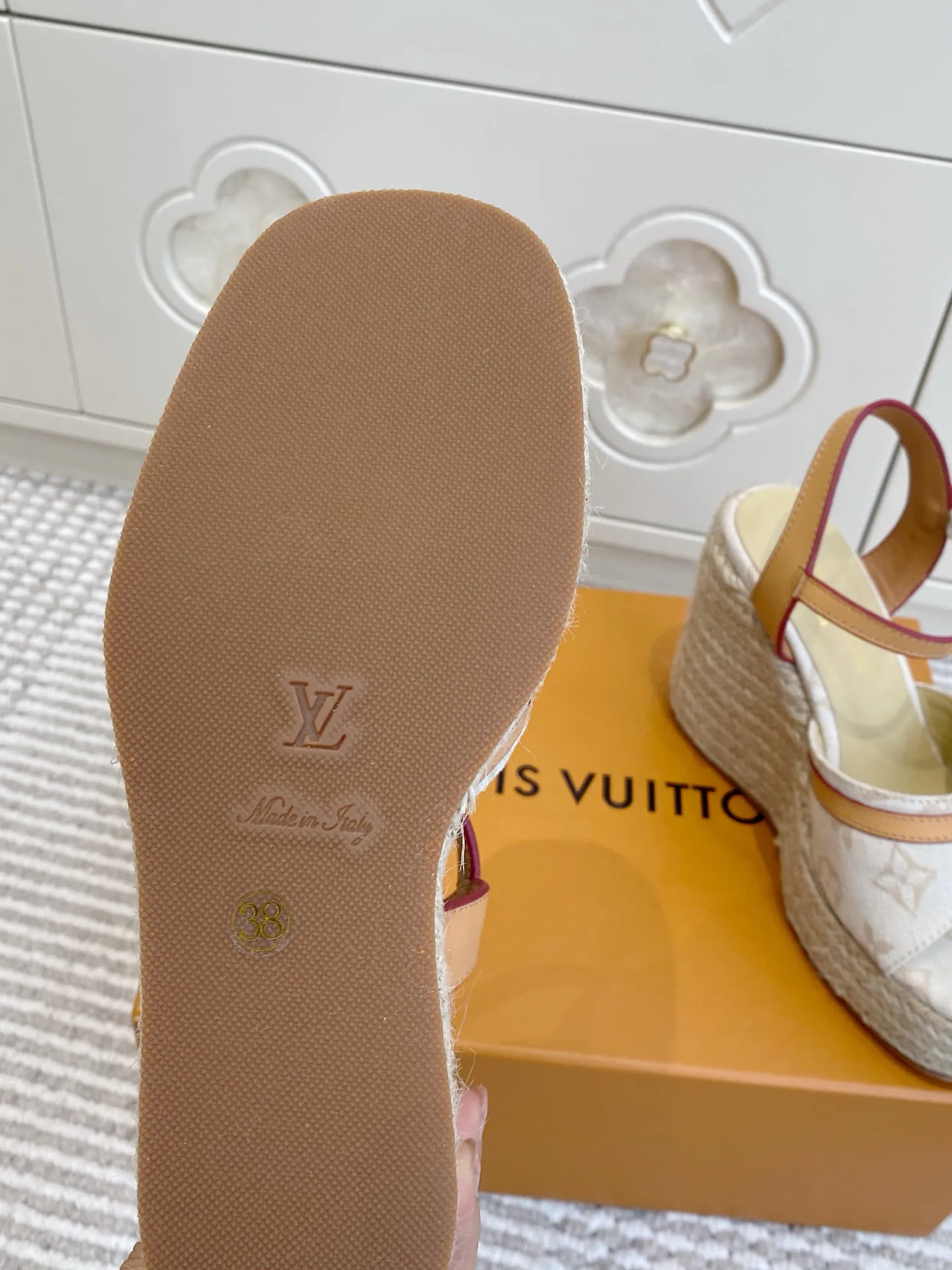 Босоножки Женские Louis Vuitton 12779855