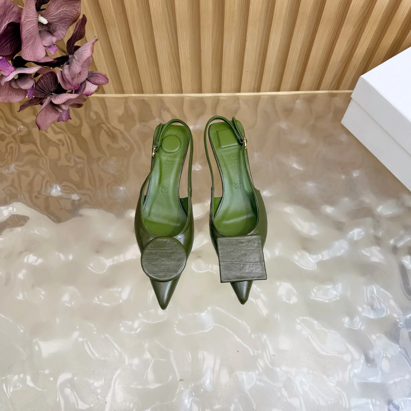 Туфли Женские Jacquemus 17038111