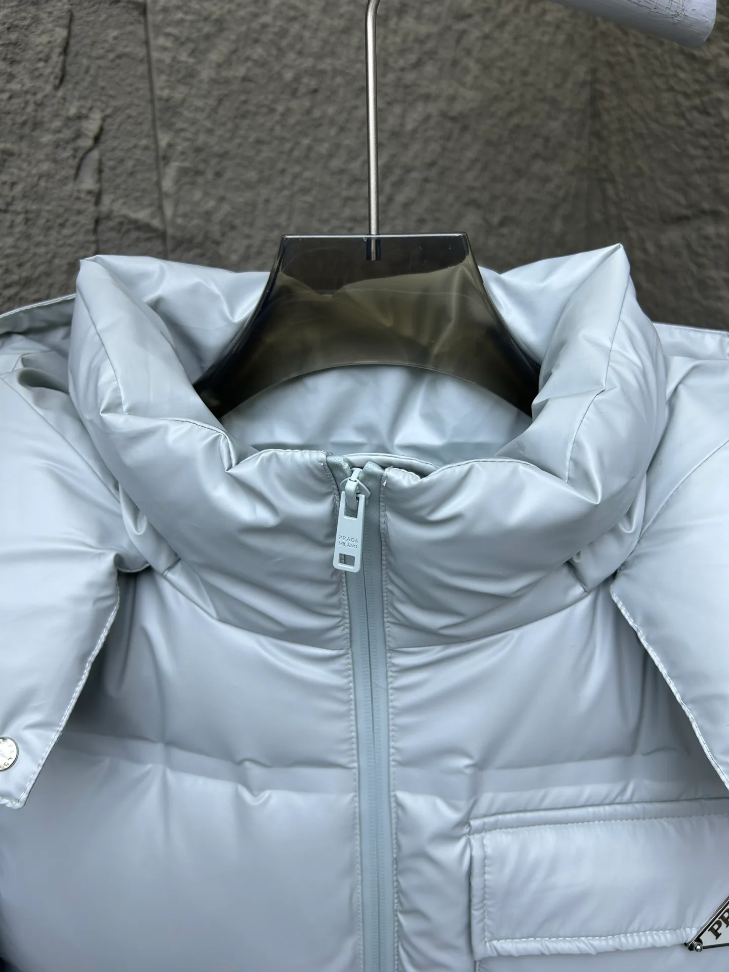 Куртки И Пуховики Женские Prada 17932054