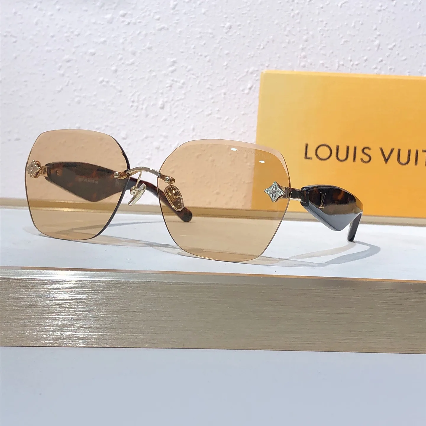 Очки Louis Vuitton 18669969
